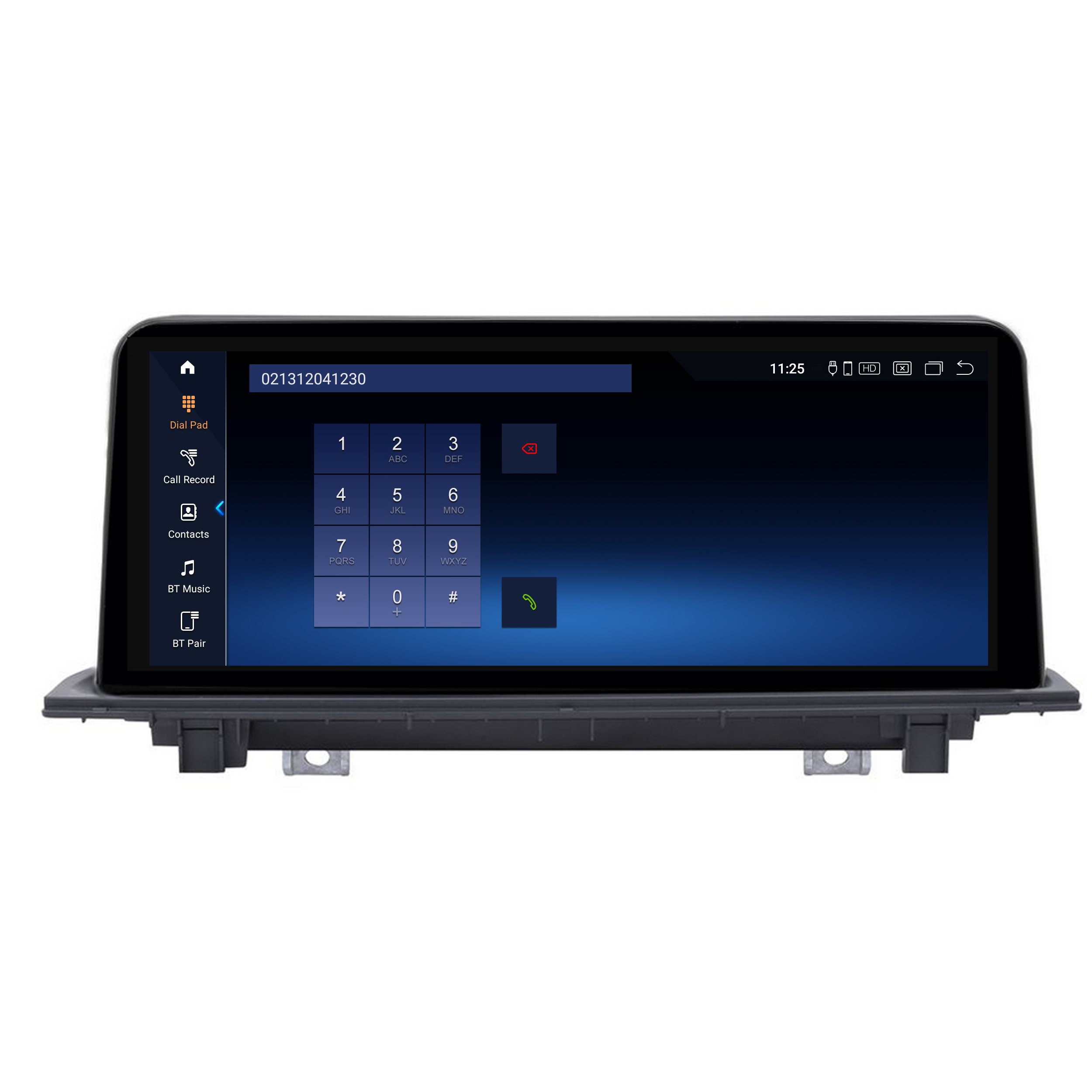 Auto-Multimedia-System mit Touchscreen, das ein Wählfeld und Telefoninformationen anzeigt.