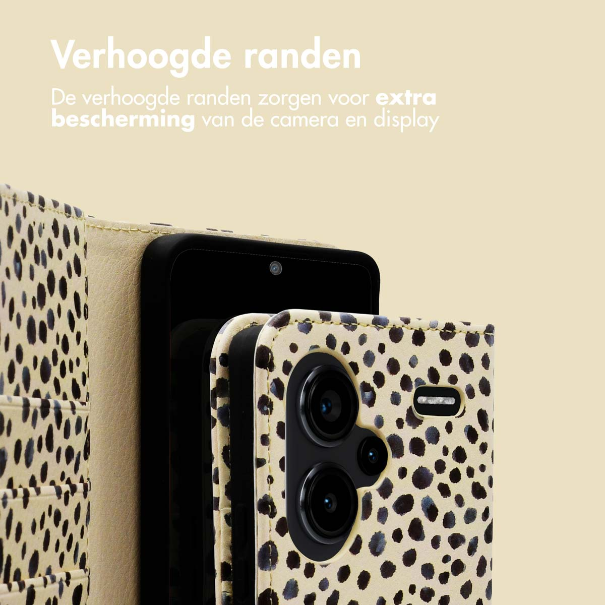 Een telefoon in een dalmatiërprint hoesje. De hoes heeft verhoogde randen, die de camera en het scherm beschermen.