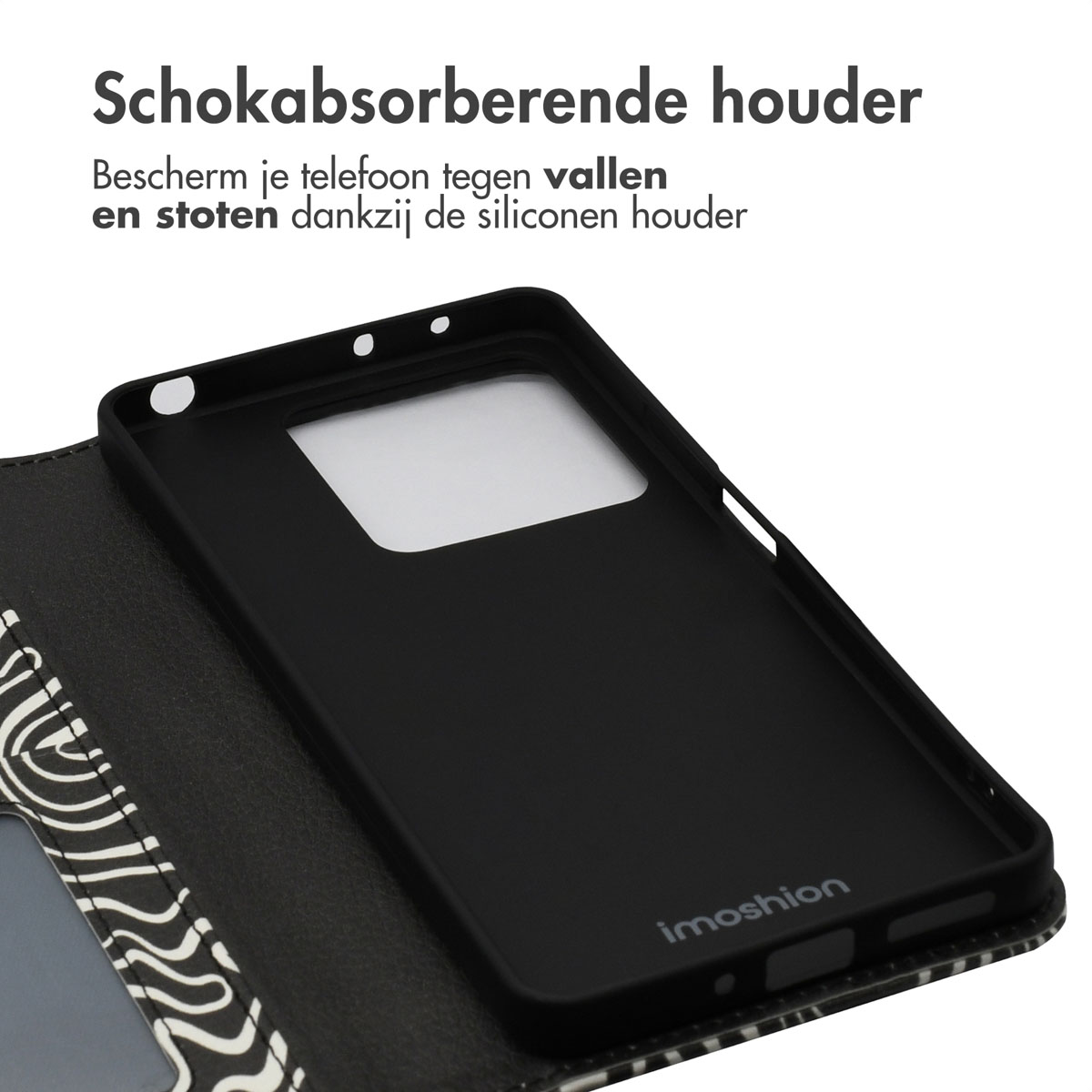 Close-up van een telefoonhoesje met een zwart interieur. De hoes is open, met de binnenkant en details zichtbaar.