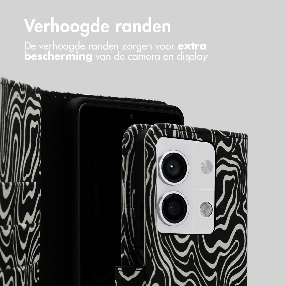Een telefoonhoesje met een zebrapatroon. De hoes is open, met een telefoon met camera's en een scherm.