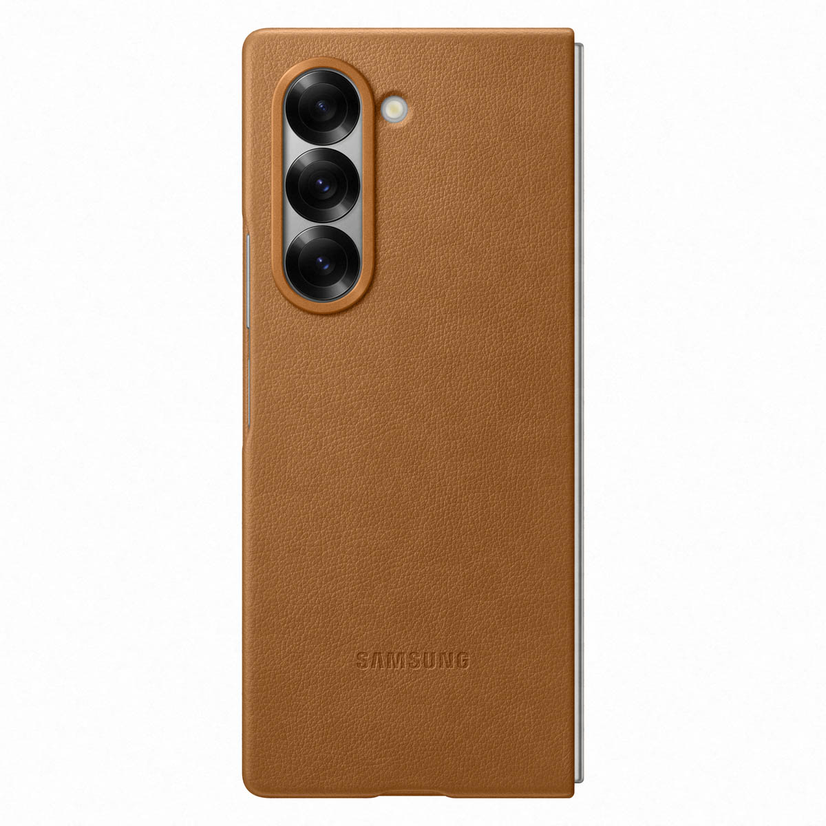 Un étui de téléphone en cuir marron avec trois objectifs. L'étui est fermé, avec une finition texturée.
