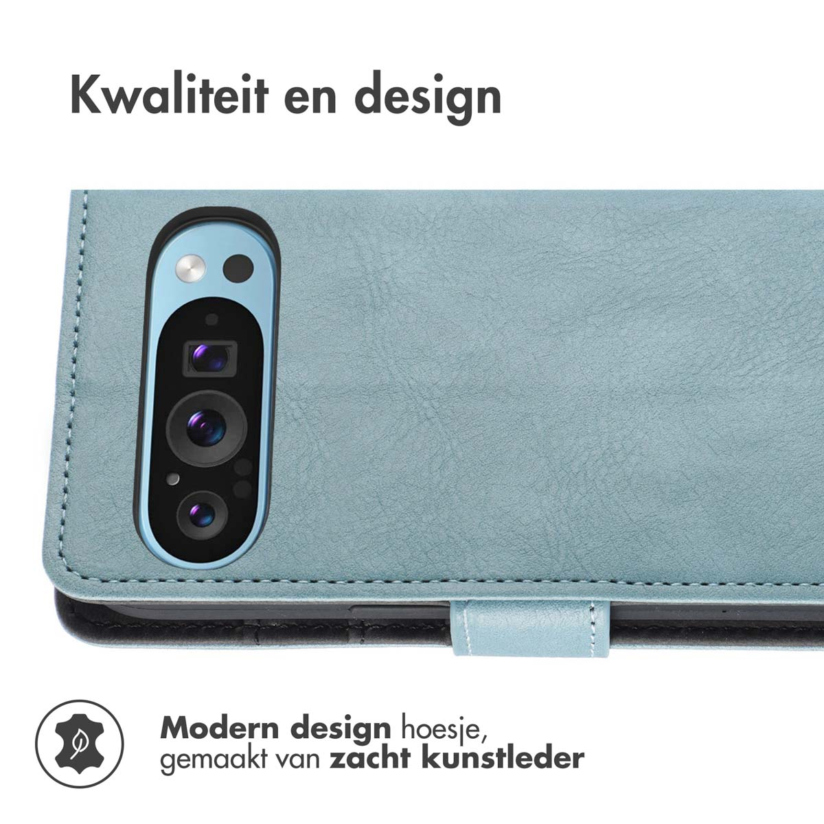 Un étui de téléphone et un téléphone. L'étui est bleu. Le dos a trois objectifs d'appareil photo. L'étui est ouvert.