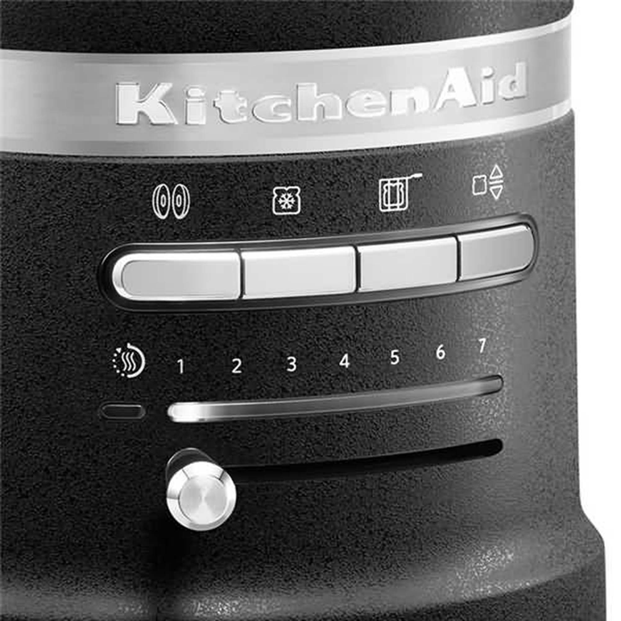Bedieningspaneel van de KitchenAid-broodrooster met knoppen en een draaiknop.