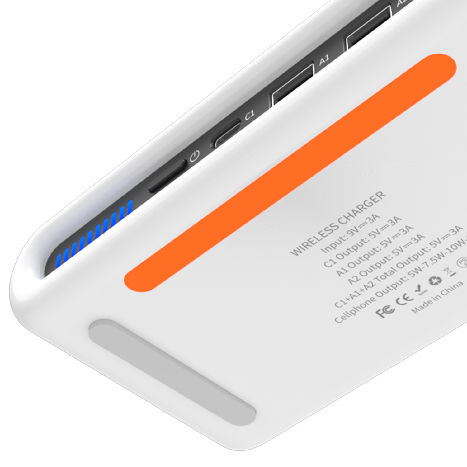 Caricabatterie wireless bianco con accenti arancioni, che mostra i dettagli di ingresso e uscita.