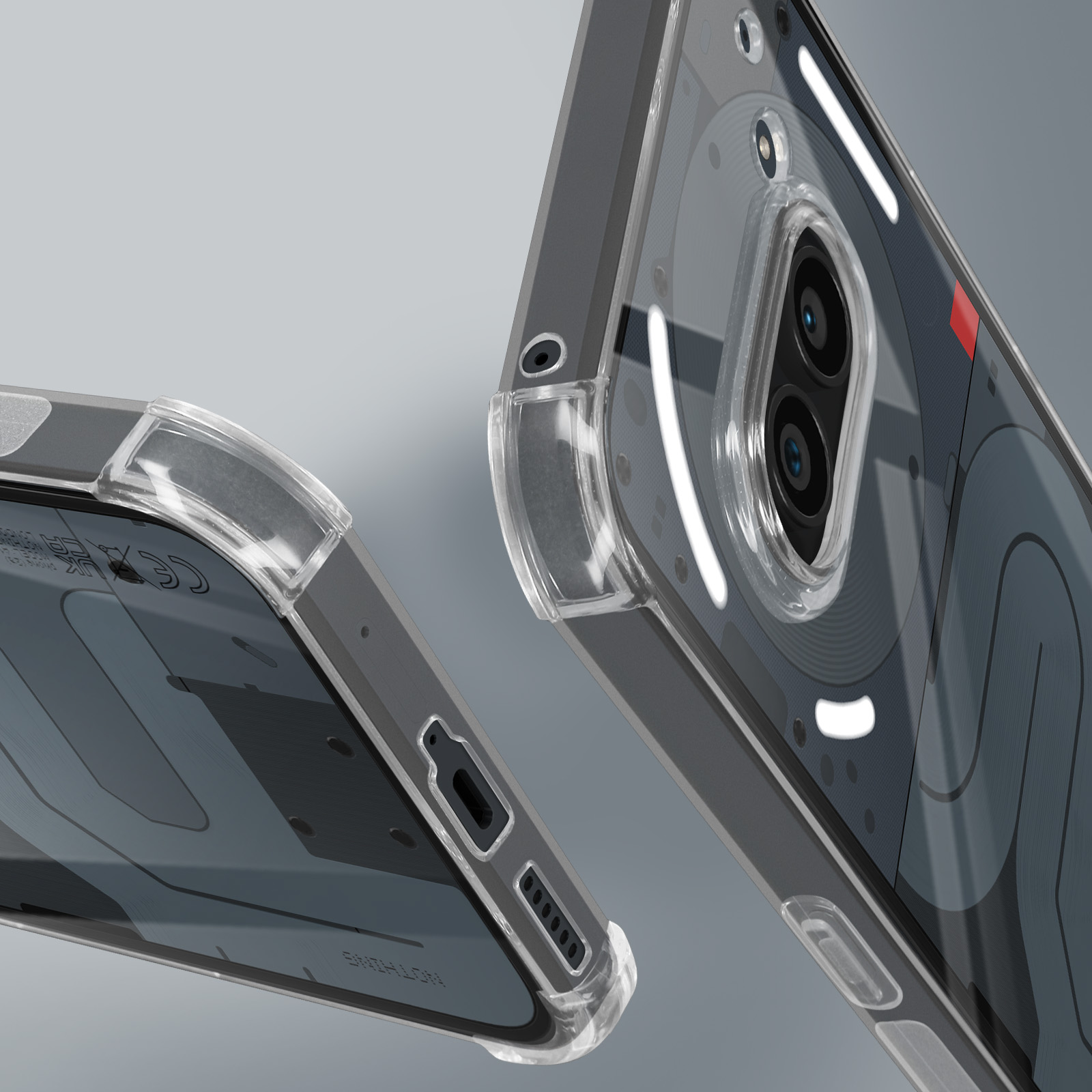 Primo piano di una custodia per telefono. È trasparente con un design nero. La fotocamera e le porte del telefono sono visibili.