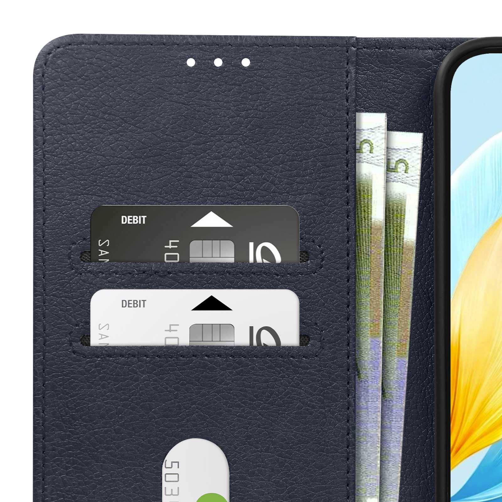 Nahaufnahme einer Handyhülle. Zeigt eine blaue Brieftaschenhülle mit Kreditkartenfächern und Banknoten.