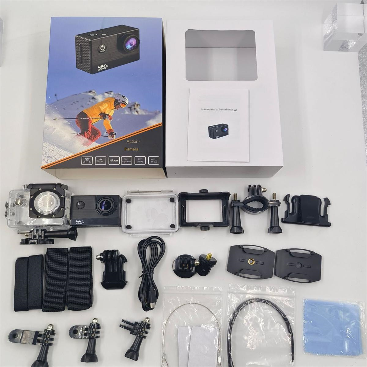 Ein Action-Kamera-Kit mit Kamera, wasserdichtem Gehäuse, Halterungen und Zubehör auf weißer Oberfläche.