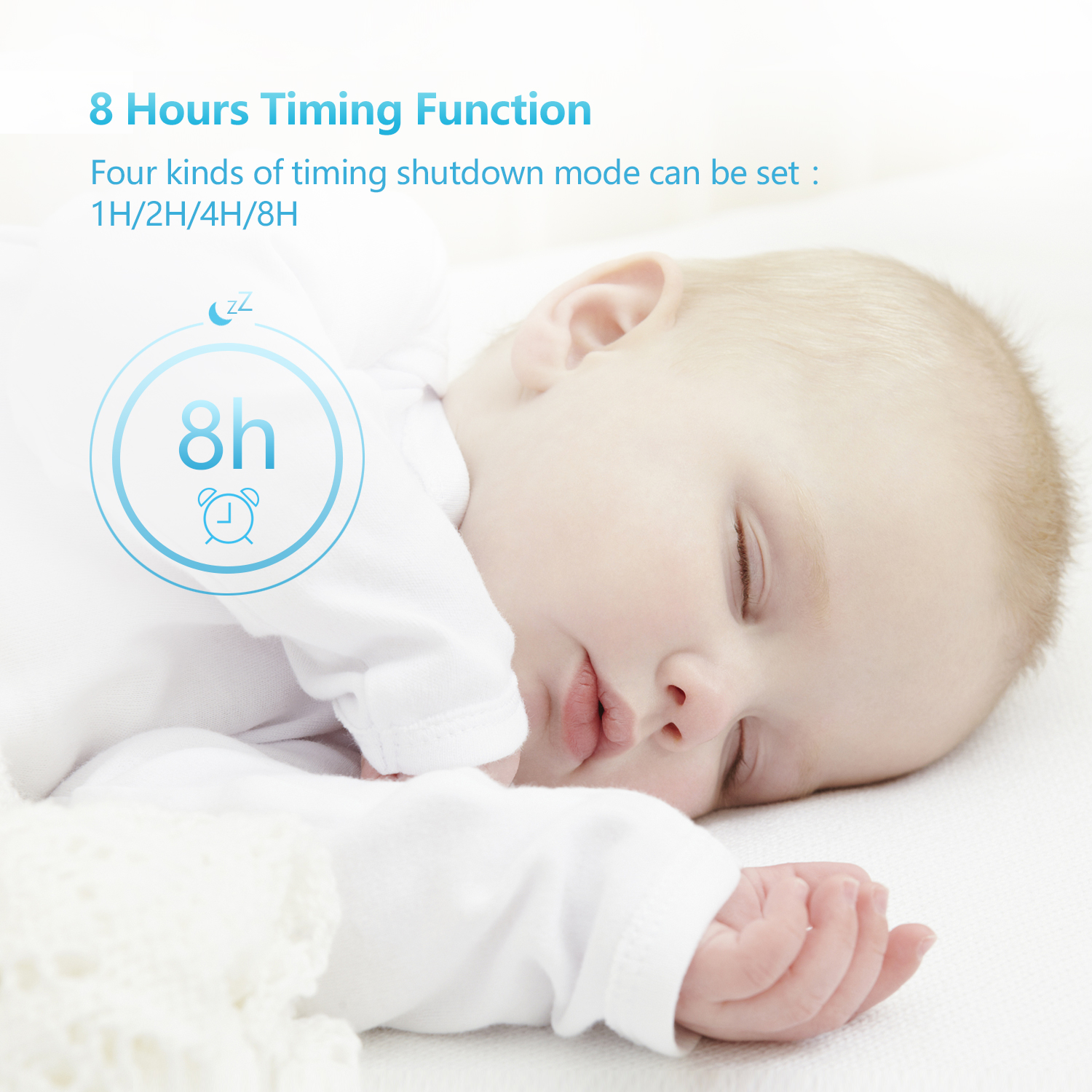 Un bambino che dorme su una coperta bianca, accanto a un'icona di sveglia e al testo 8h.