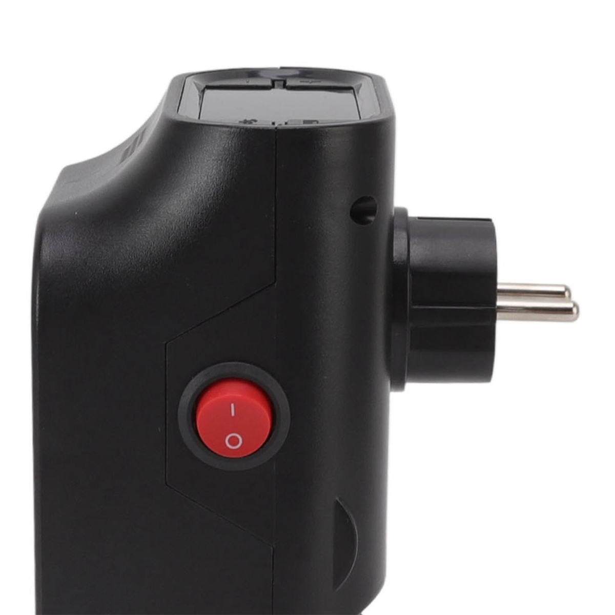 Schwarzer Netzadapter. Roter Ein-/Aus-Knopf. Stecker rechts. Weißer Hintergrund.
