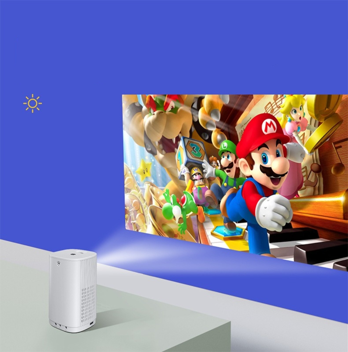 Ein weißer Projektor mit einem projizierten Bild von Super Mario-Charakteren an einer blauen Wand.