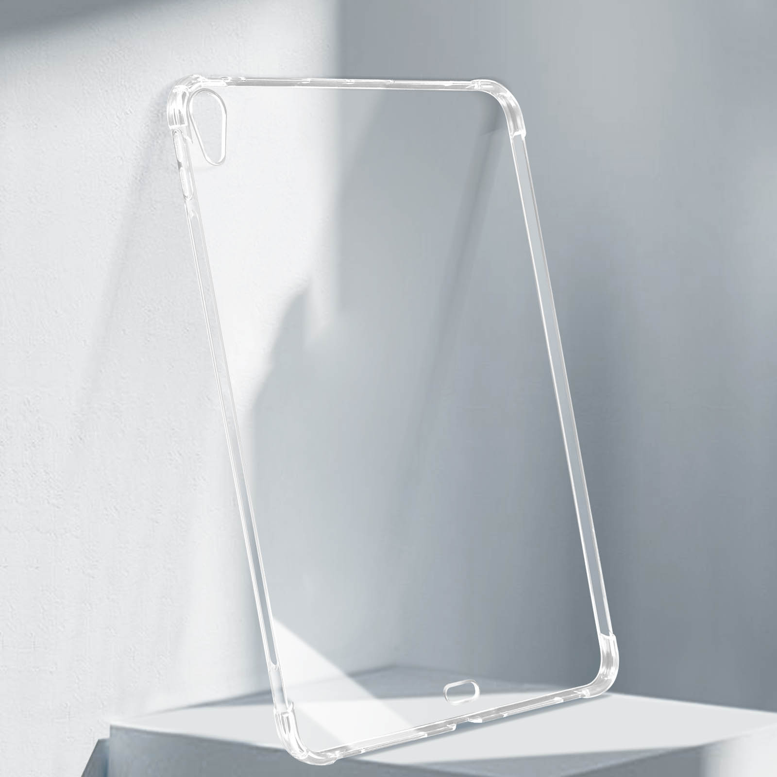 Eine klare, transparente Tablethülle auf einer hellen Oberfläche.