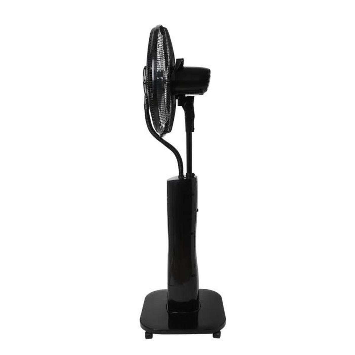Ein schwarzer Standventilator mit gebogenem Hals und rundem Fuß vor weißem Hintergrund.