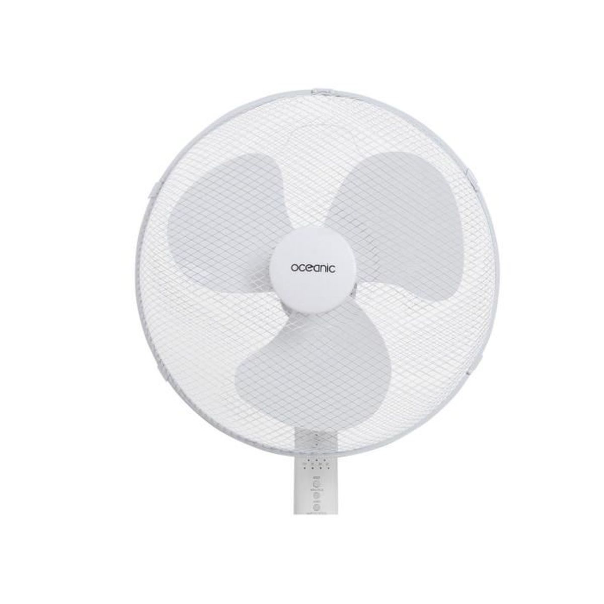 Un ventilatore bianco con tre pale e una griglia a rete.