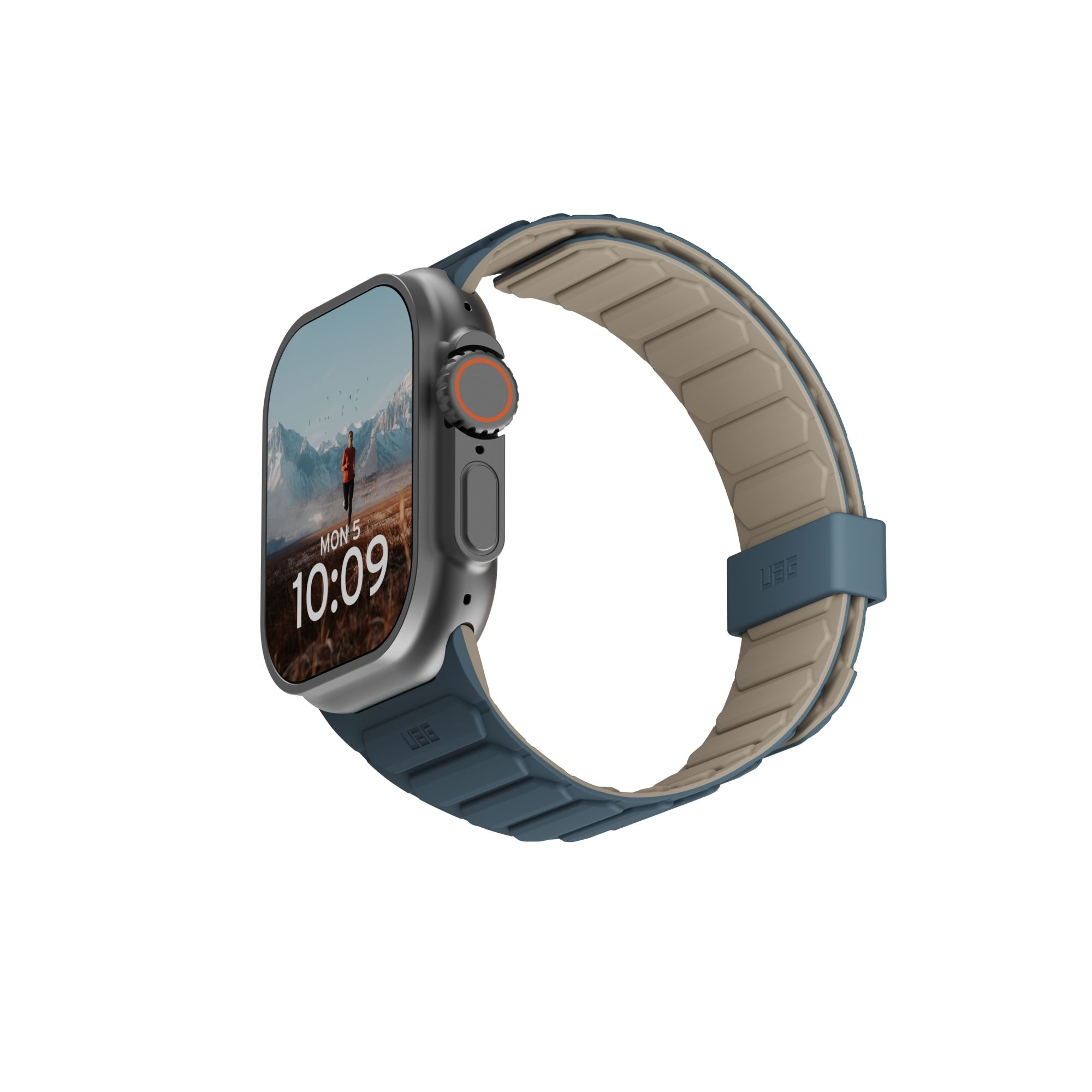 Smartwatch z niebieskim paskiem na białym tle. Zegarek pokazuje krajobraz i godzinę.