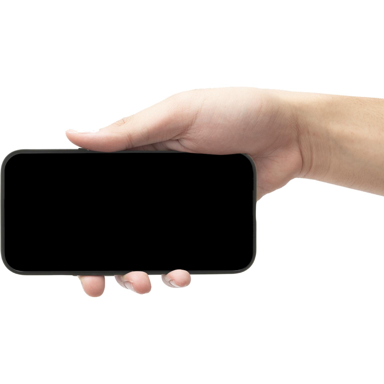 Hand die een zwarte smartphone met leeg scherm vasthoudt tegen een witte achtergrond.