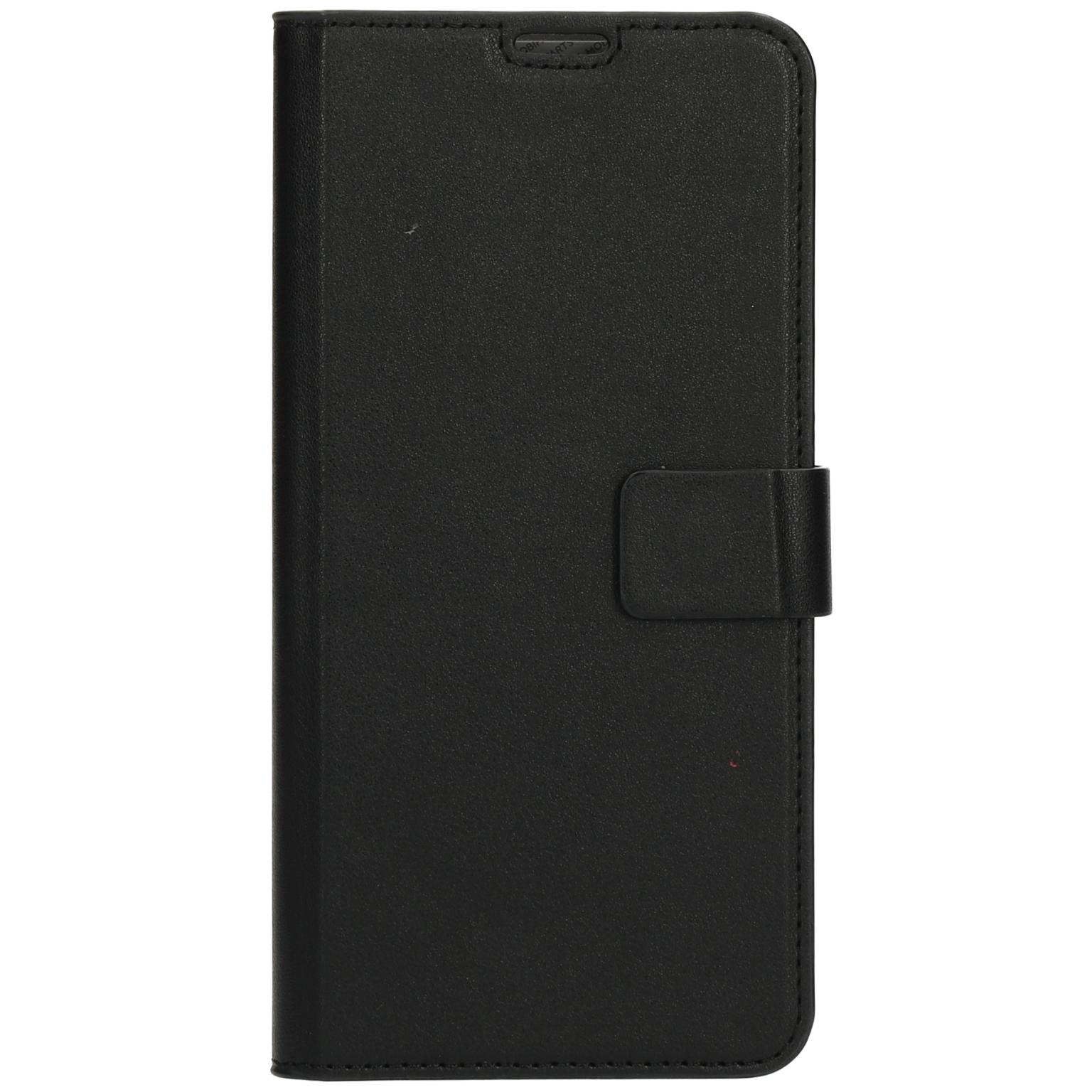 Zwarte telefoonhoes met een magnetische sluiting. De hoes is gesloten.