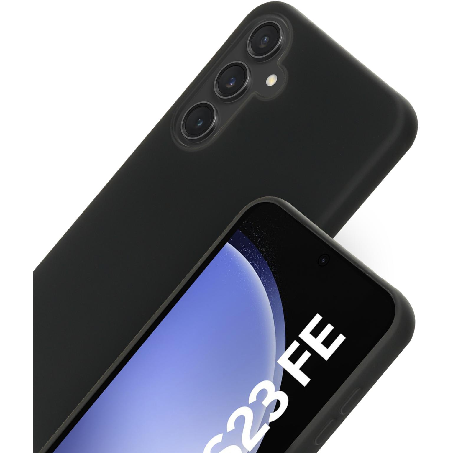 Een zwarte telefoon met het scherm met “S23 FE”. Er wordt een zwarte hoes getoond. Witte achtergrond.
