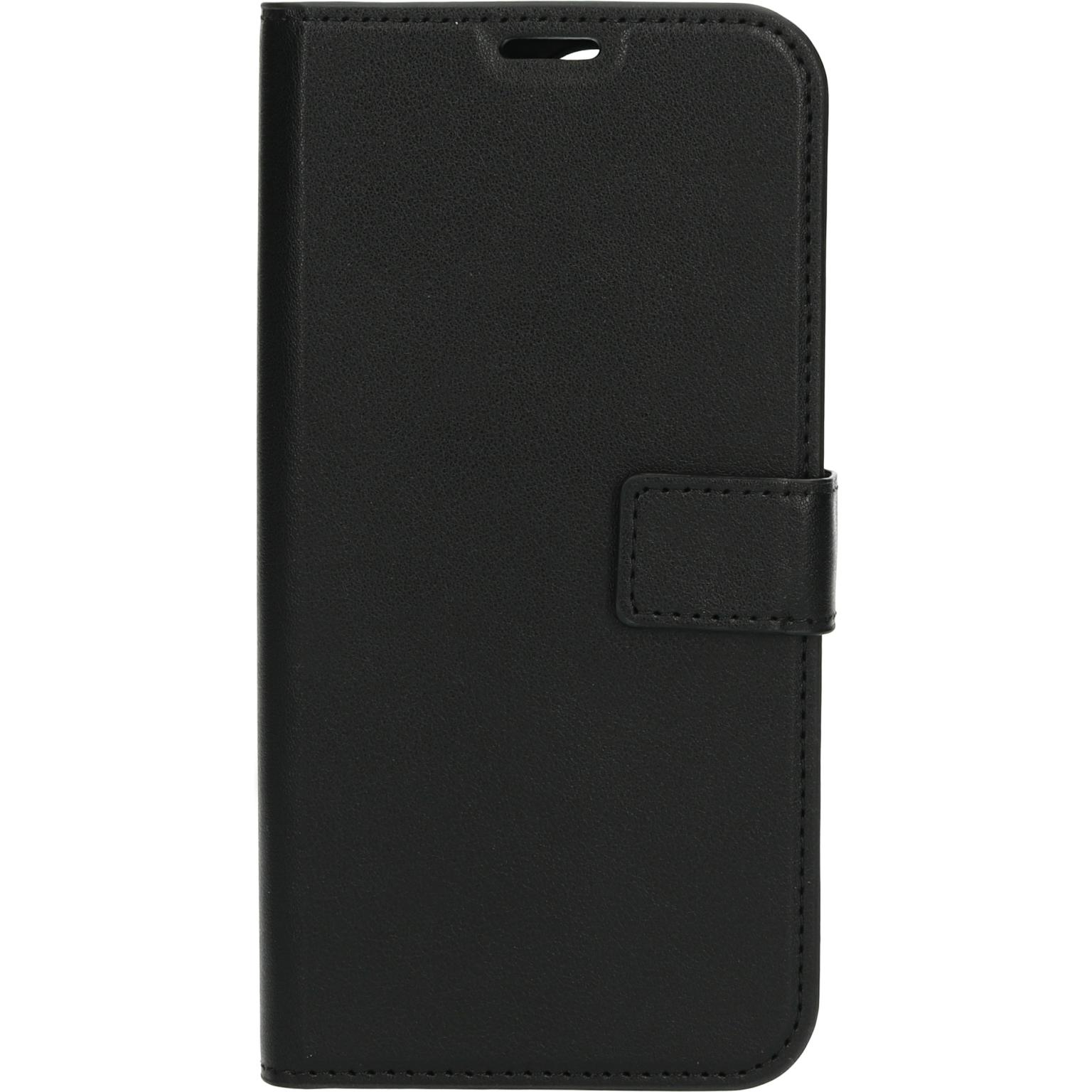 Een zwarte leren telefoonhoes, gesloten, met een lipsluiting. De hoes is effen.