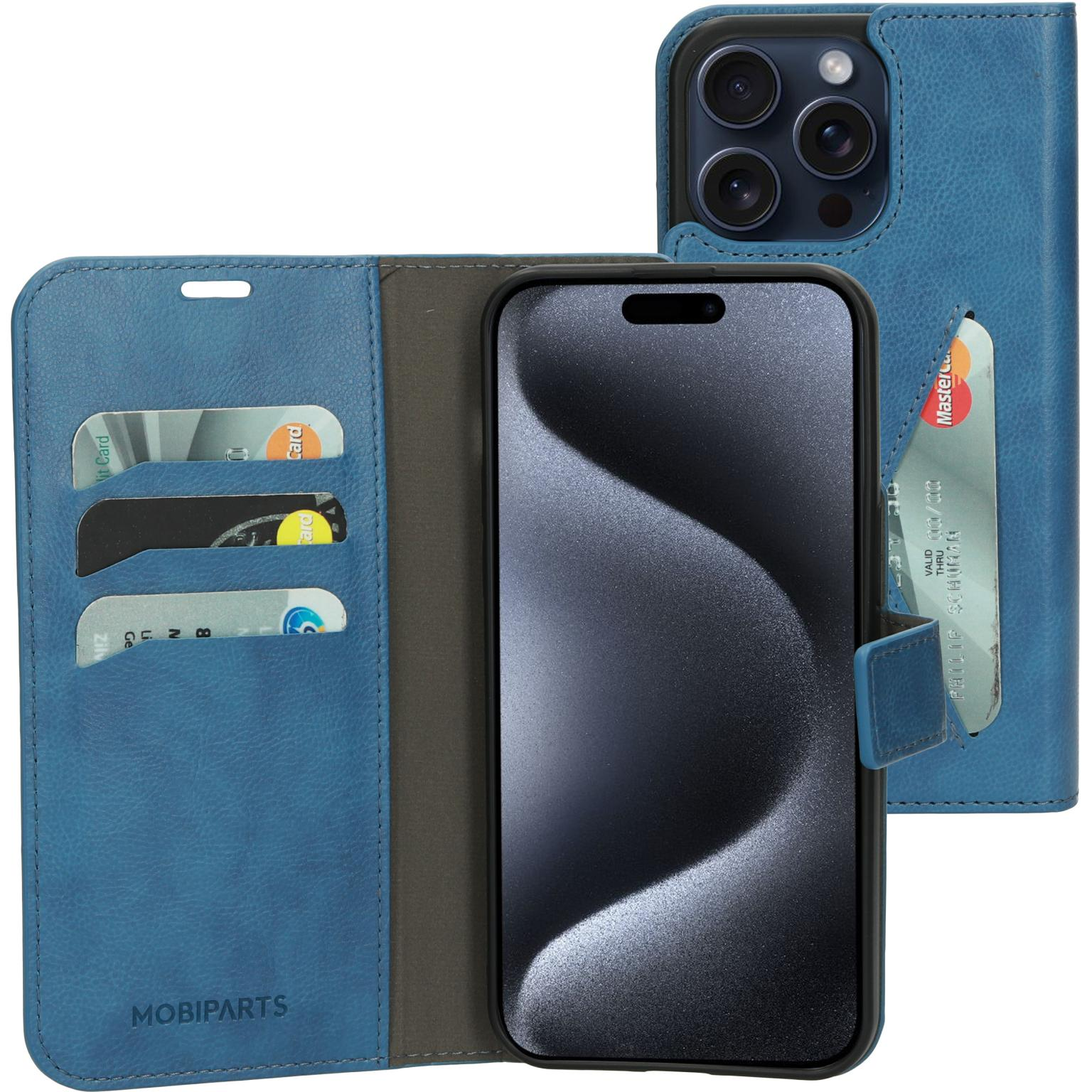 Blauwe telefoonhoes met portemonnee. Portemonnee open. Kaartsleuven. Witte achtergrond.