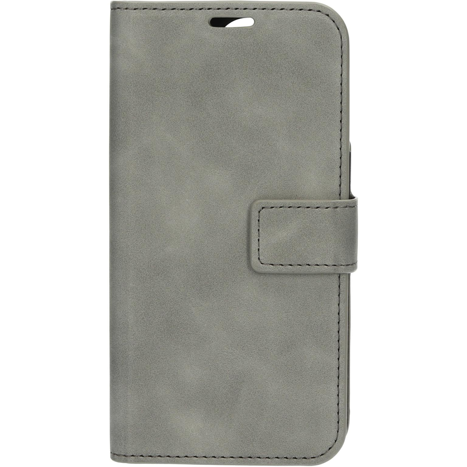 Grijze leren telefoonhoes met klep en stiksels.