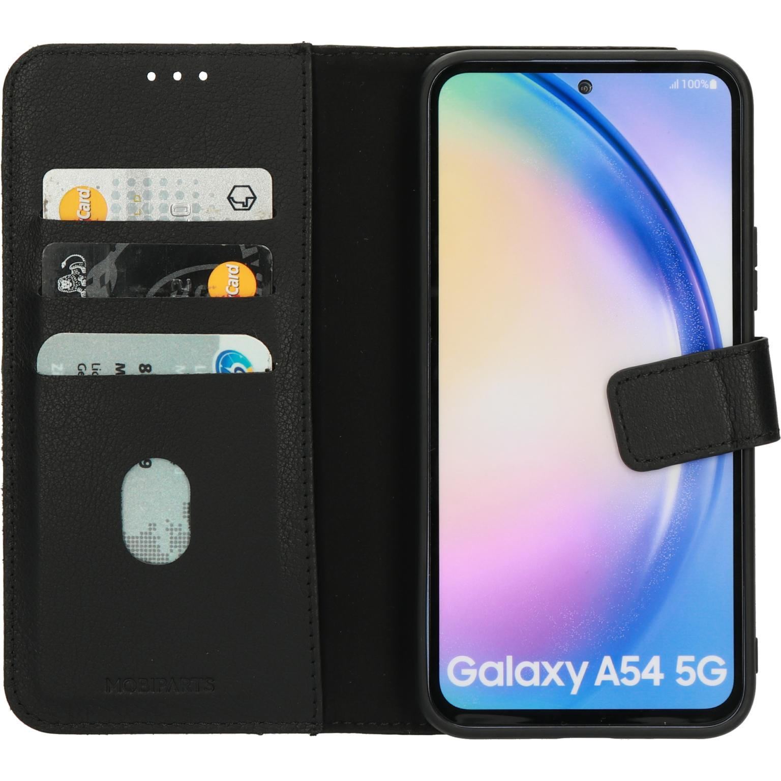 Zwarte telefoonhoes met kaartsleuven en een telefoon erin. Op het telefoonscherm staat Galaxy A54 5G.