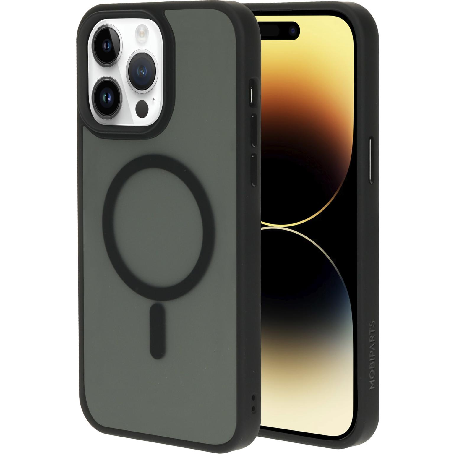 Telefoonhoesje met een zwarte magnetische cirkel op de achterkant. Er zit een telefoon in.