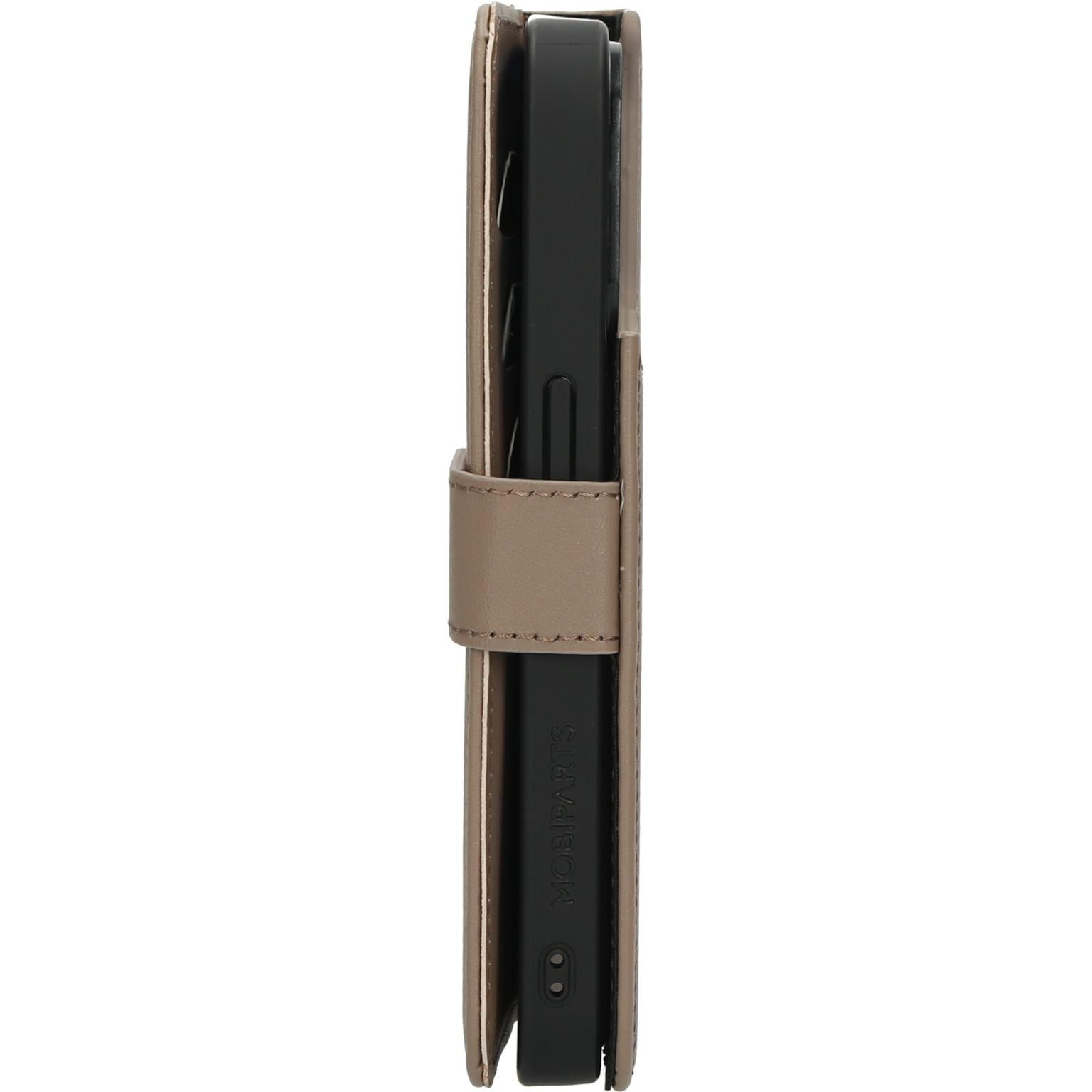 Een gesloten beige telefoonhoesje met magnetische sluiting.