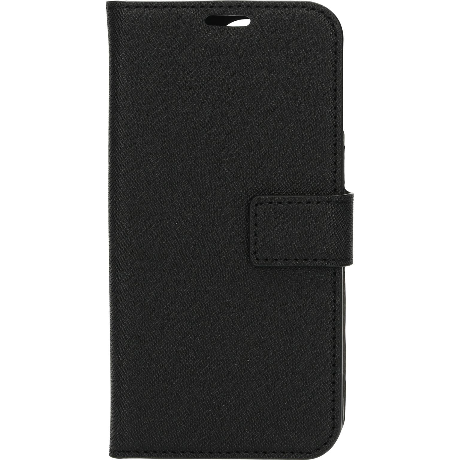 Gesloten zwarte telefoonhoes. Een gat voor de luidspreker bovenaan. Een magnetische sluiting.