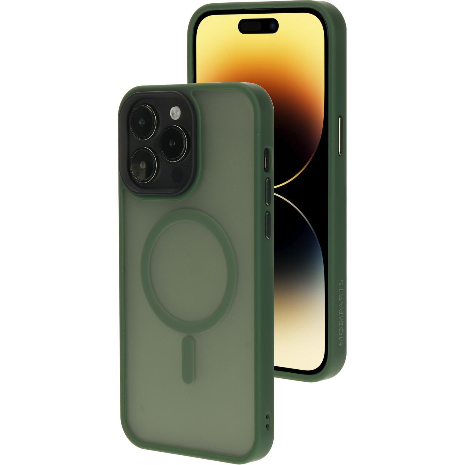 Groen telefoonhoesje met iPhone. De case is groen en heeft drie camera's.