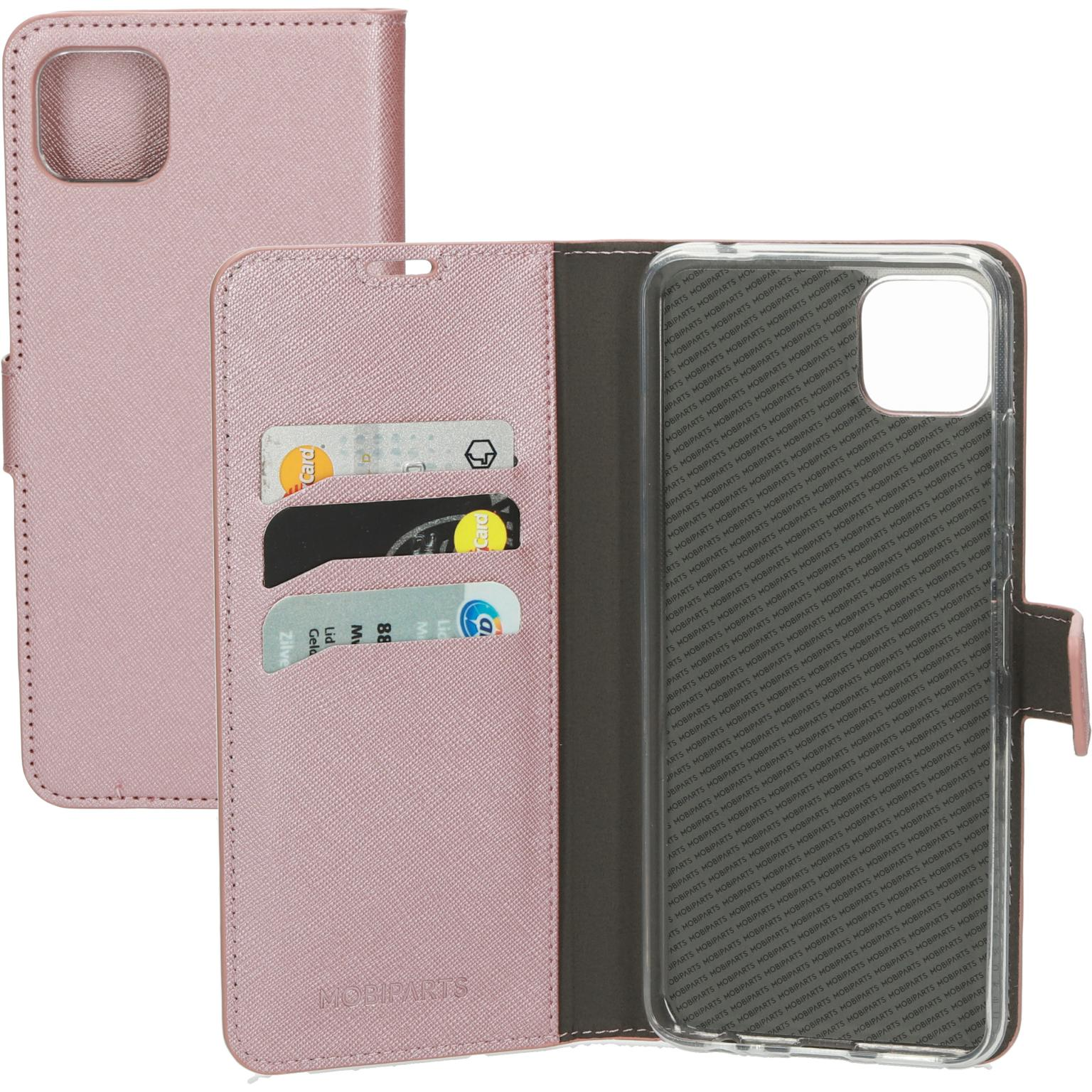 Een roze telefoonhoesje. Het telefoonhoesje heeft kaarten in de sleuven. Een telefoon zit in de hoes en is ingeschakeld.