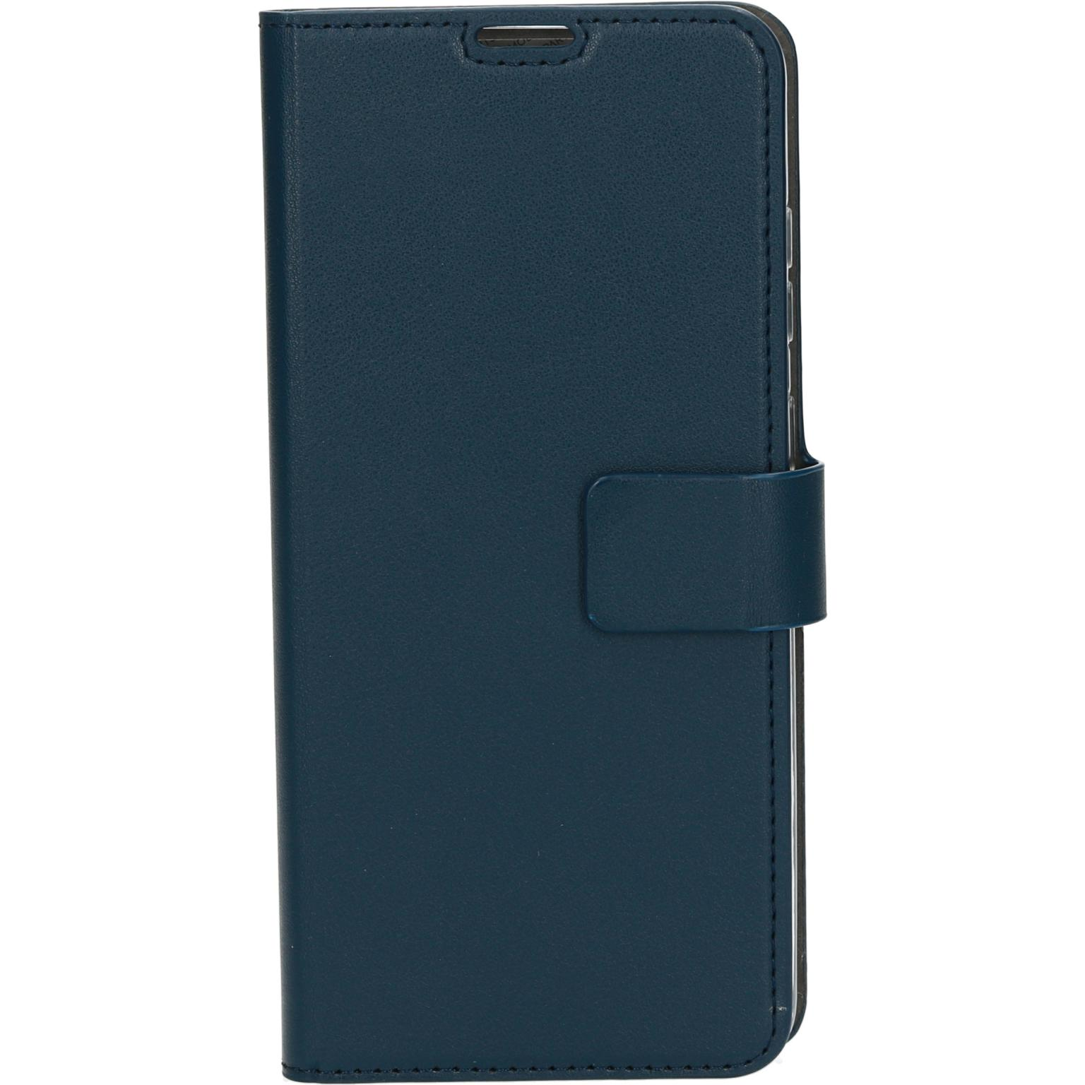 Donkerblauw telefoonhoesje met flap en magnetische sluiting.