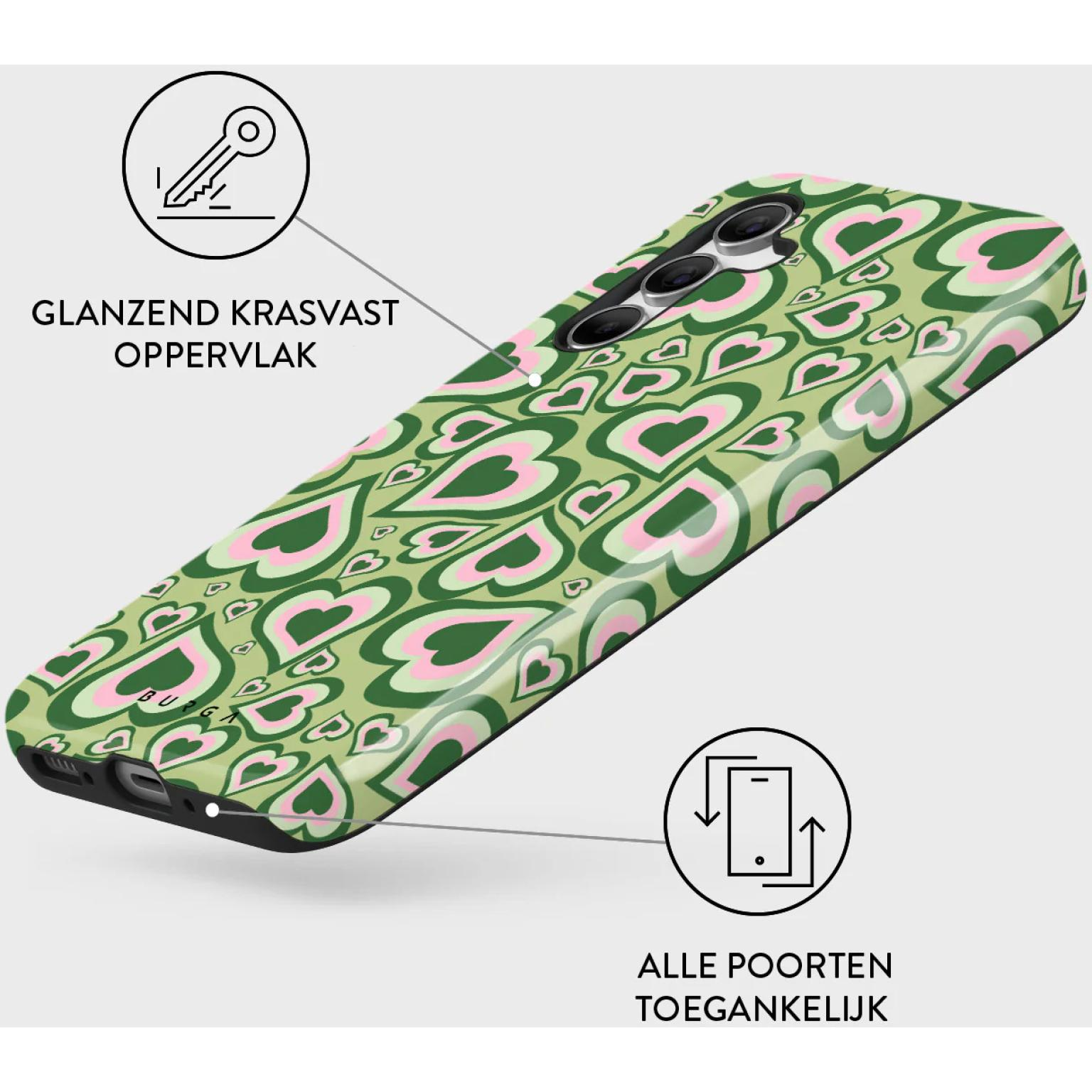 Telefoonhoesje met groene achtergrond en roze harten.