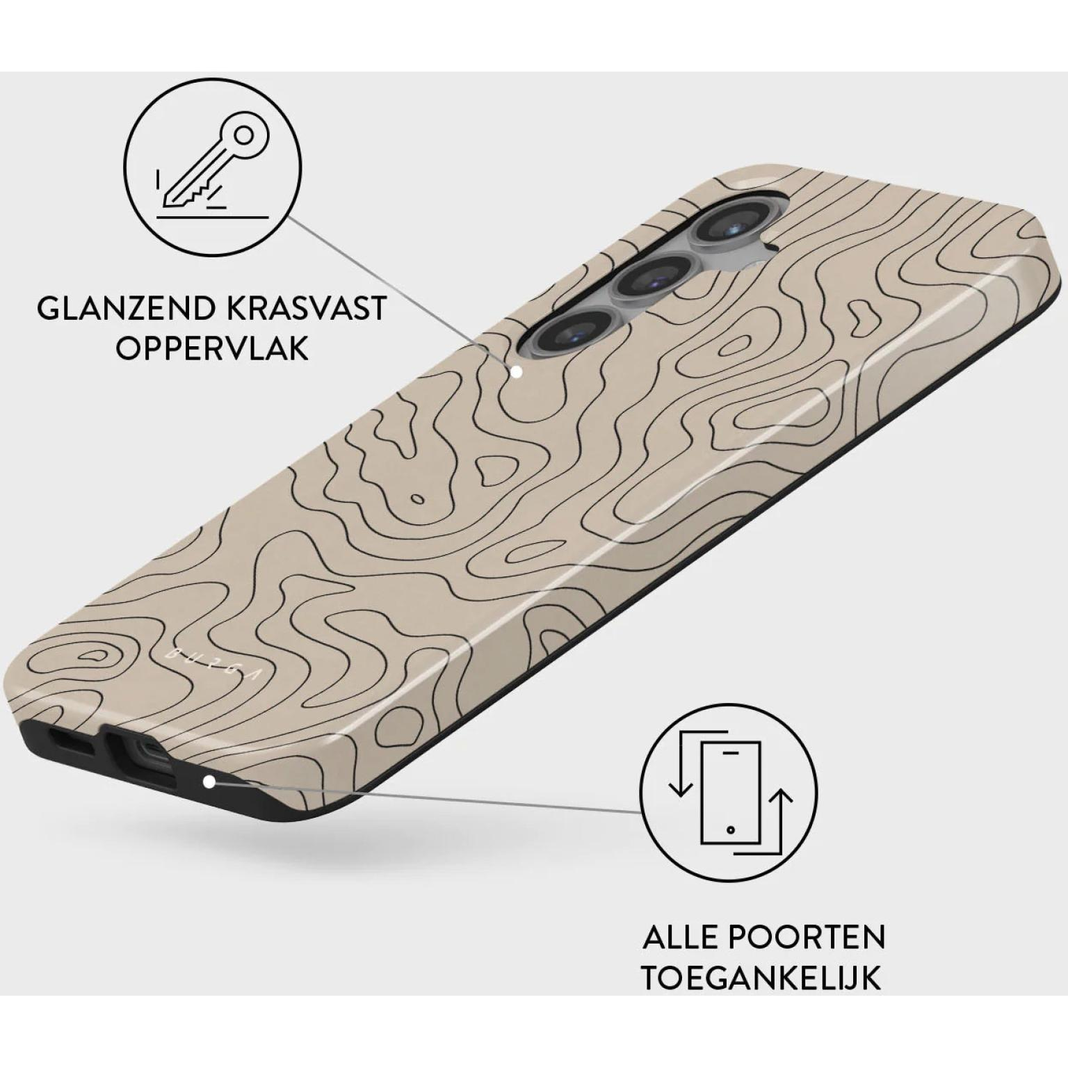 Telefoonhoesje met beige topografisch kaartpatroon. Sleutel- en poorticonen zijn zichtbaar.