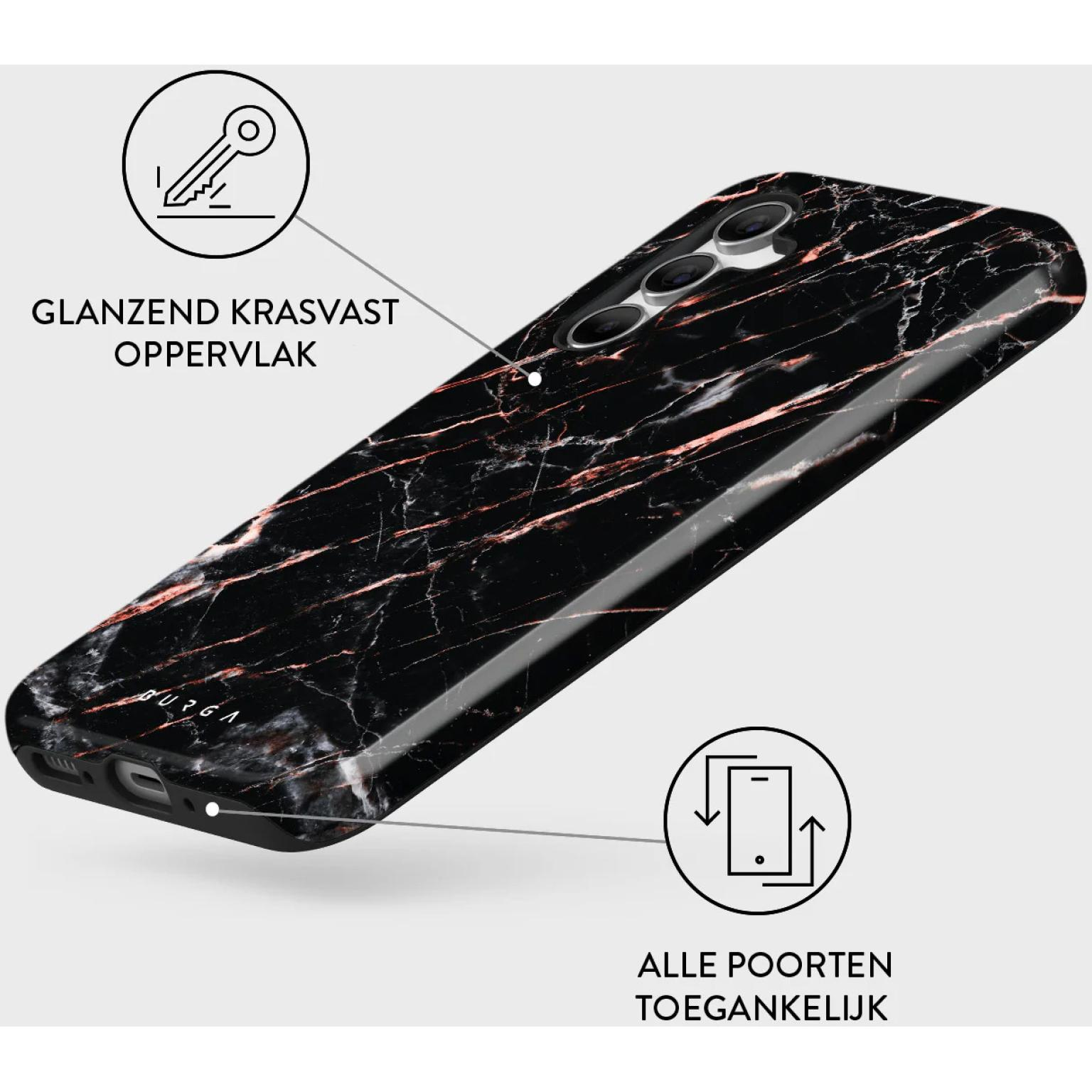 Telefoonhoesje met een zwarte achtergrond en goud marmer effect.