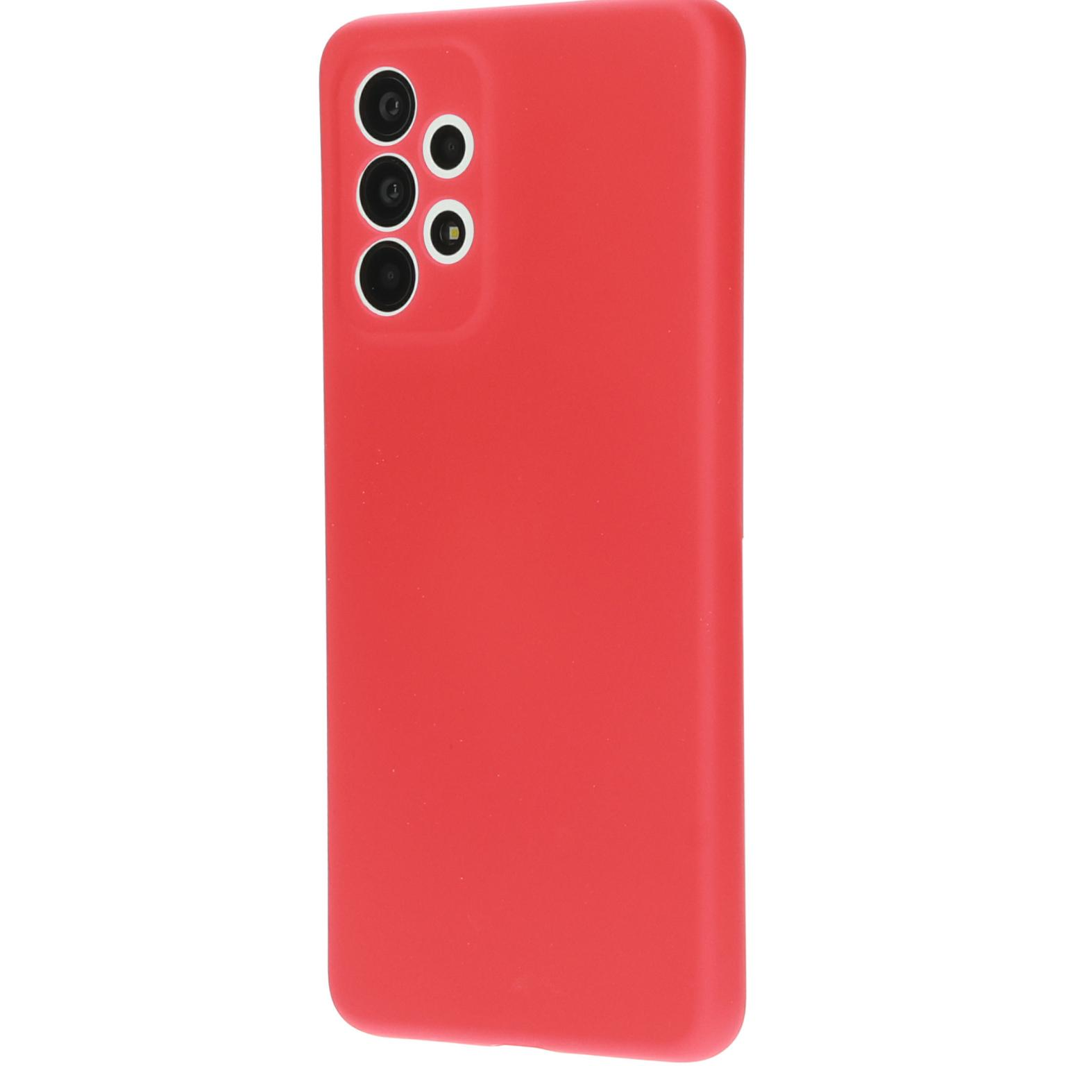 Rode telefoonhoes, achteraanzicht. De hoes heeft een camera-uitsparing en een effen kleur.