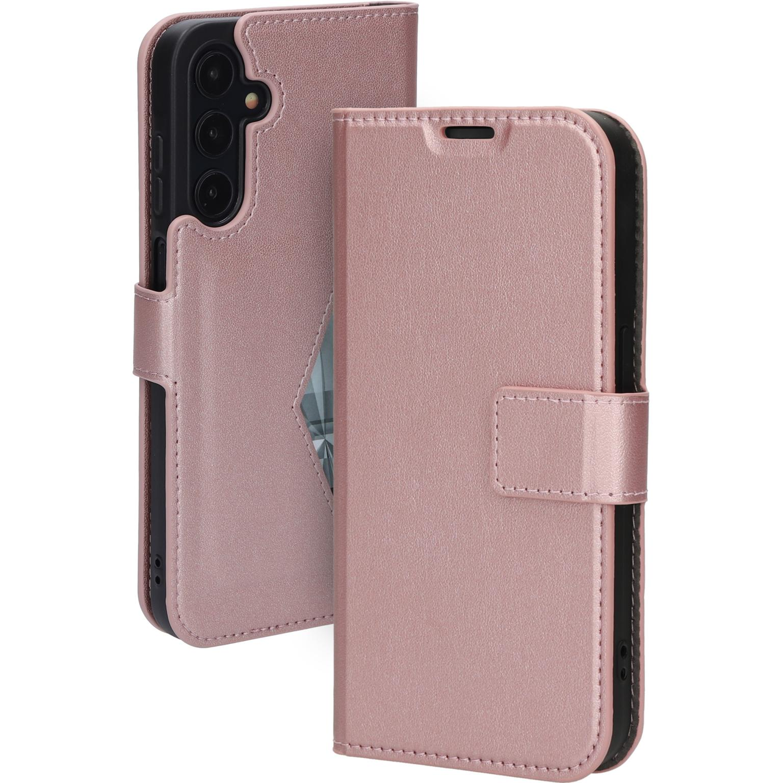 Roze telefoonhoesje, leertextuur, portemonneestijl. Telefoon en camera zichtbaar. Kaartsleuf en magnetische sluiting.