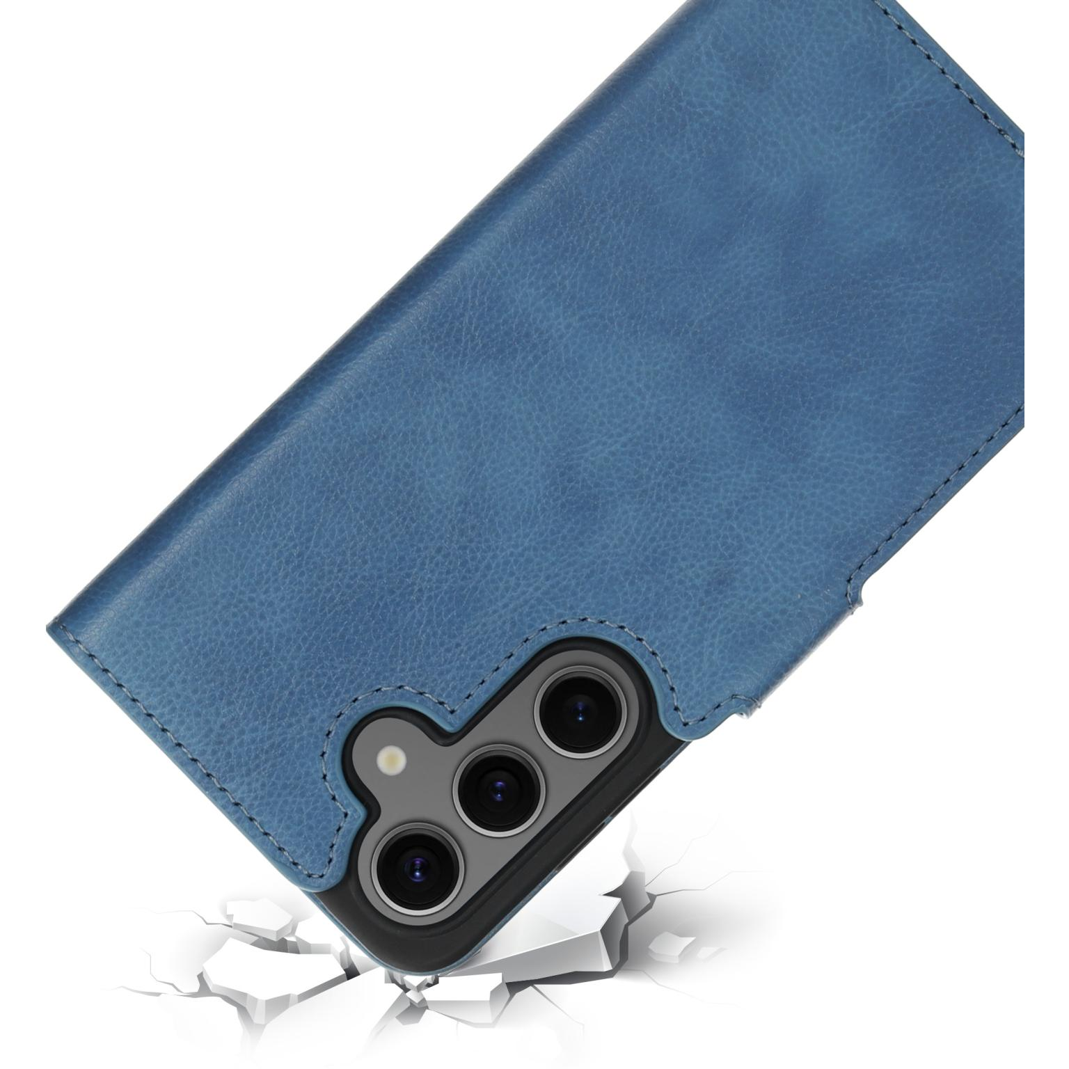 Blauwe leren telefoonhoes met telefoon, gebarsten grond onder.