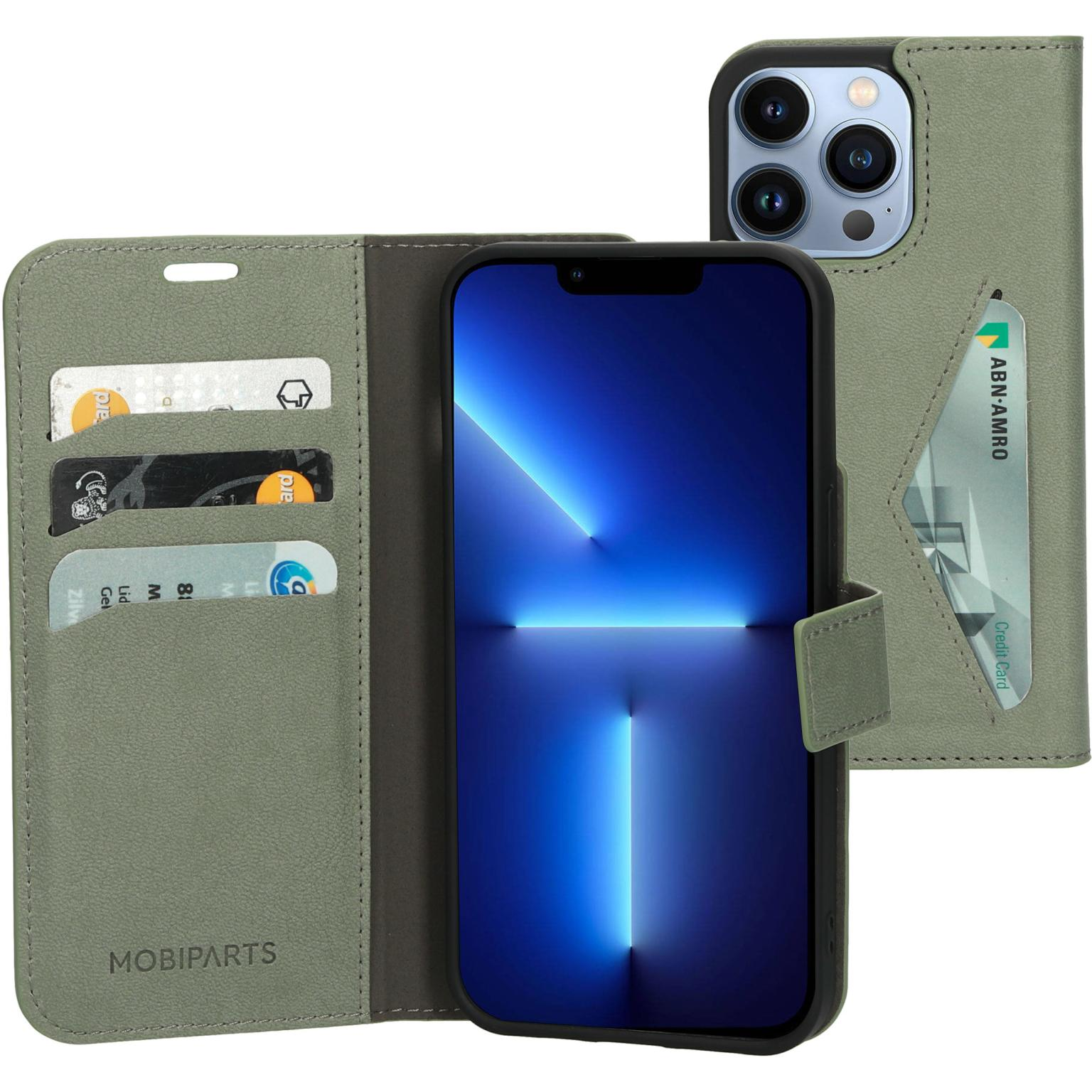 Open groene telefoonhoes met kaarten en telefoonscherm. Telefoonhoes heeft kaartsleuven en magnetische sluiting.