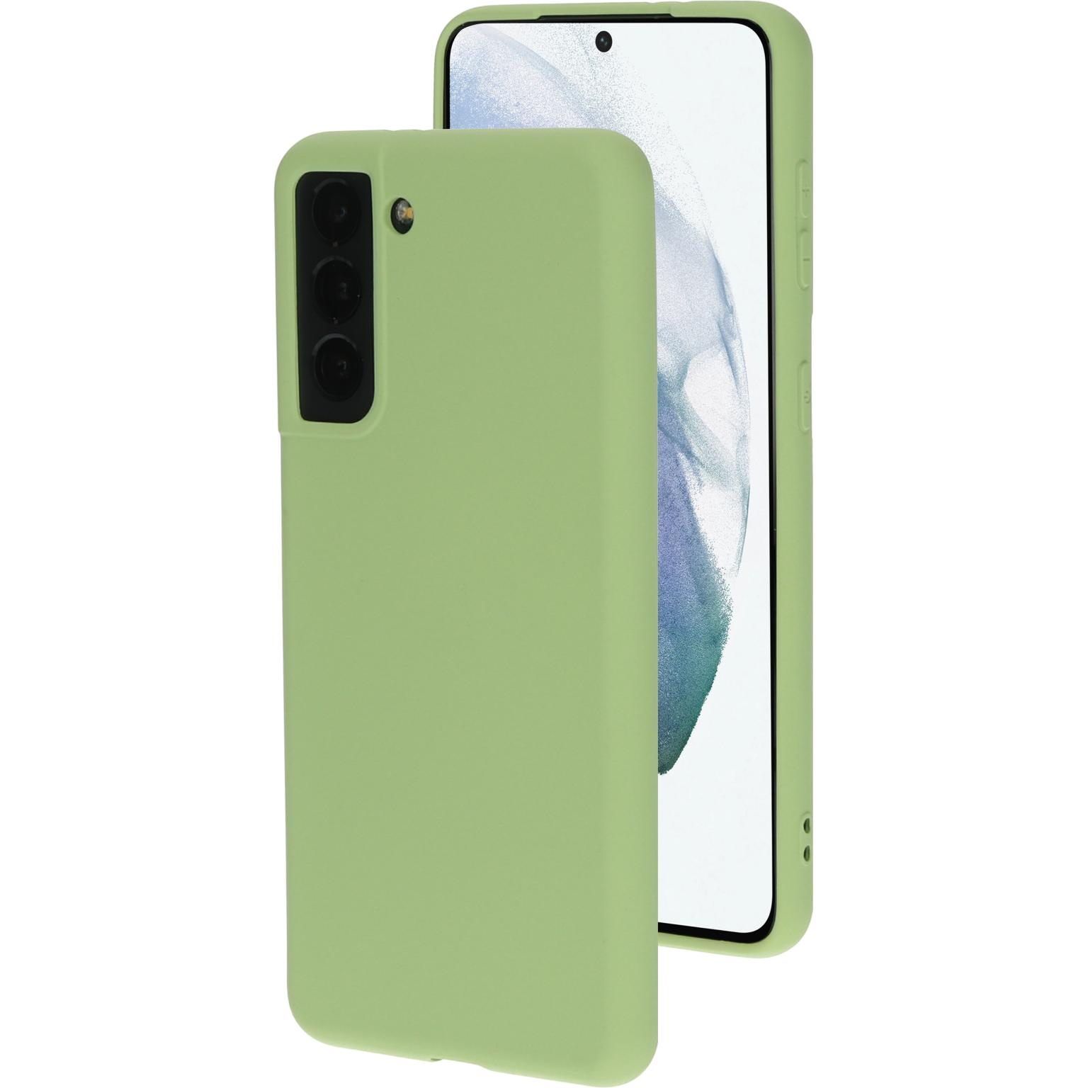 Lichtgroene telefoonhoes met een telefoon erin. Beide staan op een witte achtergrond. De telefoon heeft drie camera's.