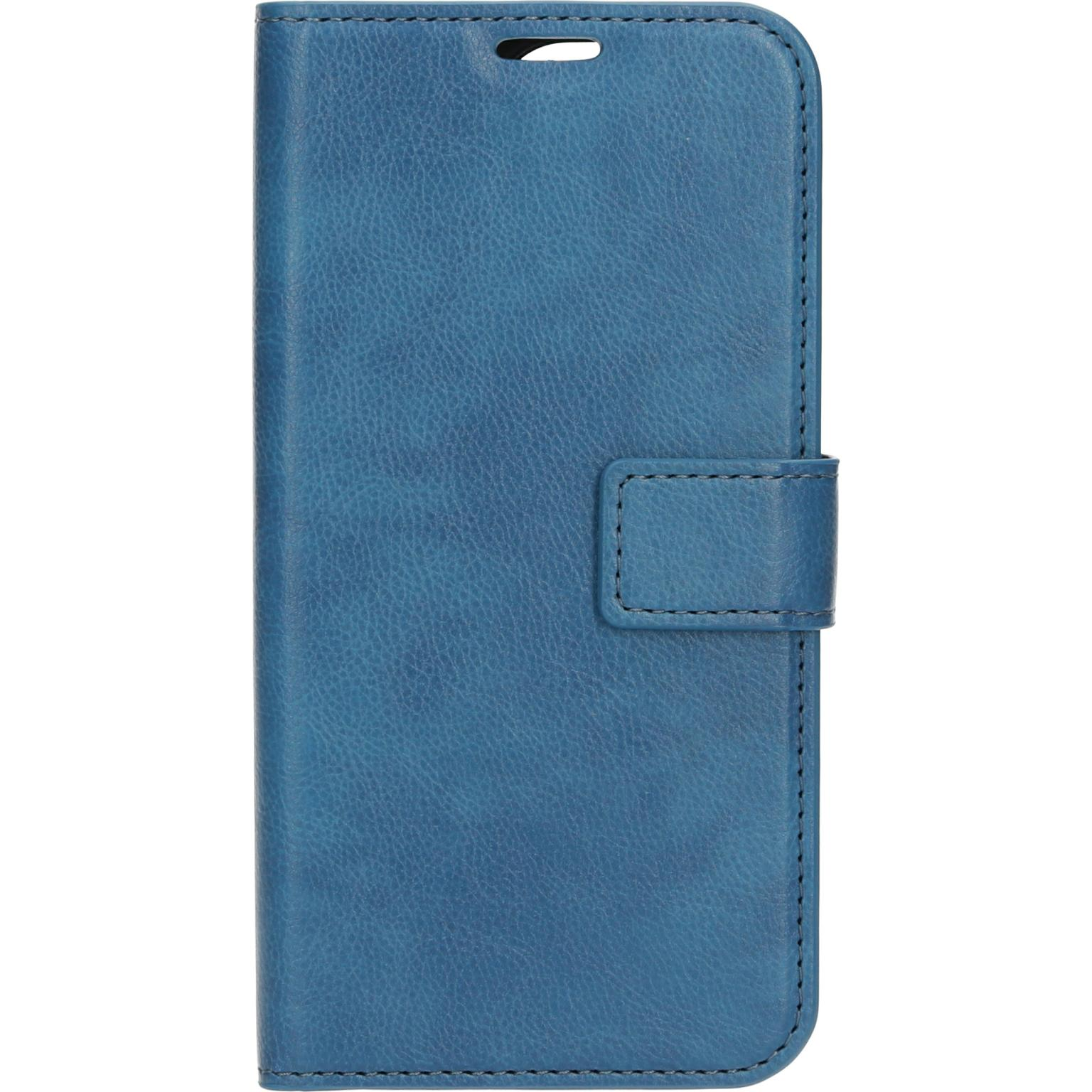 Blauwe leren telefoonhoes met een sluiting.