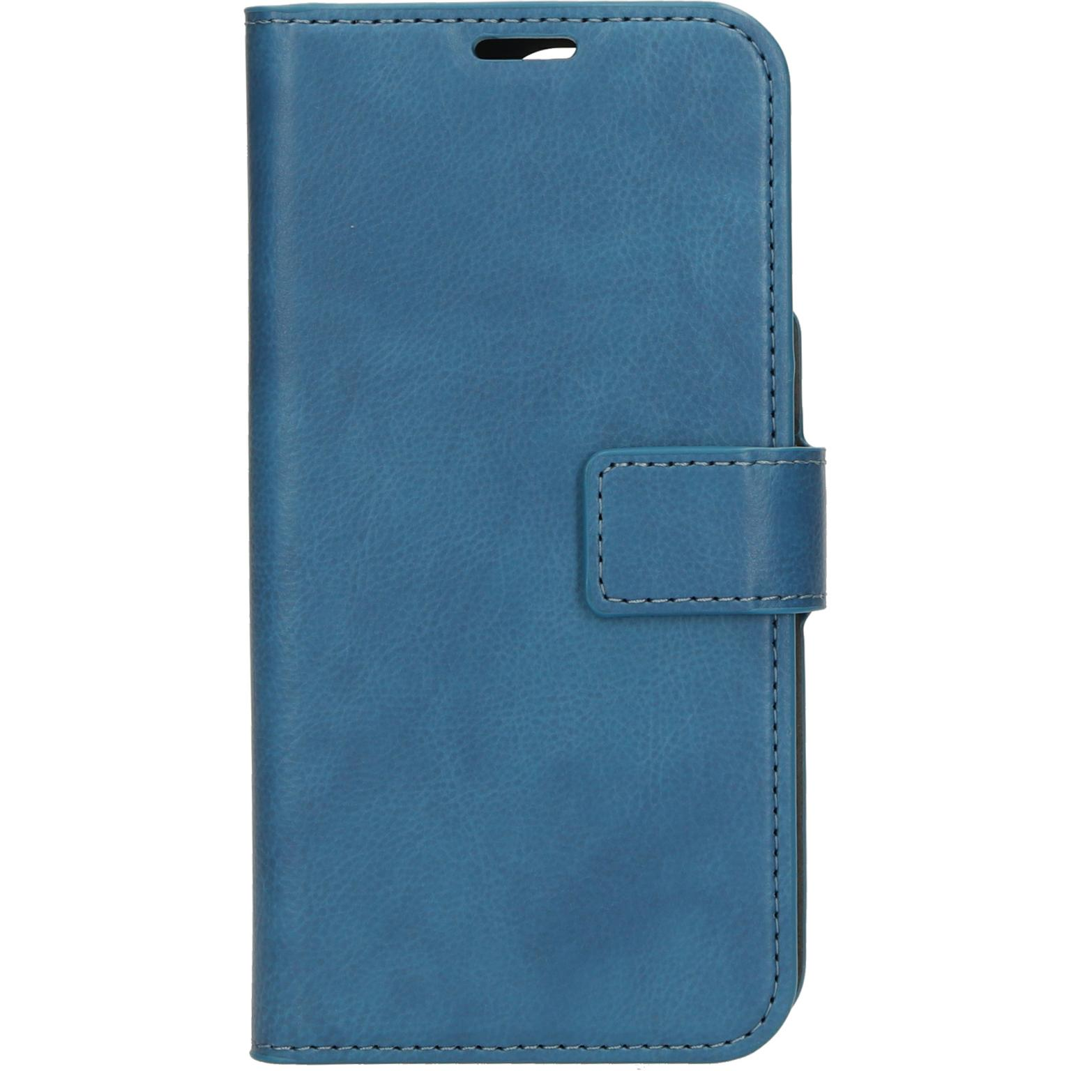 Blauwe leren telefoonportemonnee, gesloten. Voorzien van een magnetische sluiting.