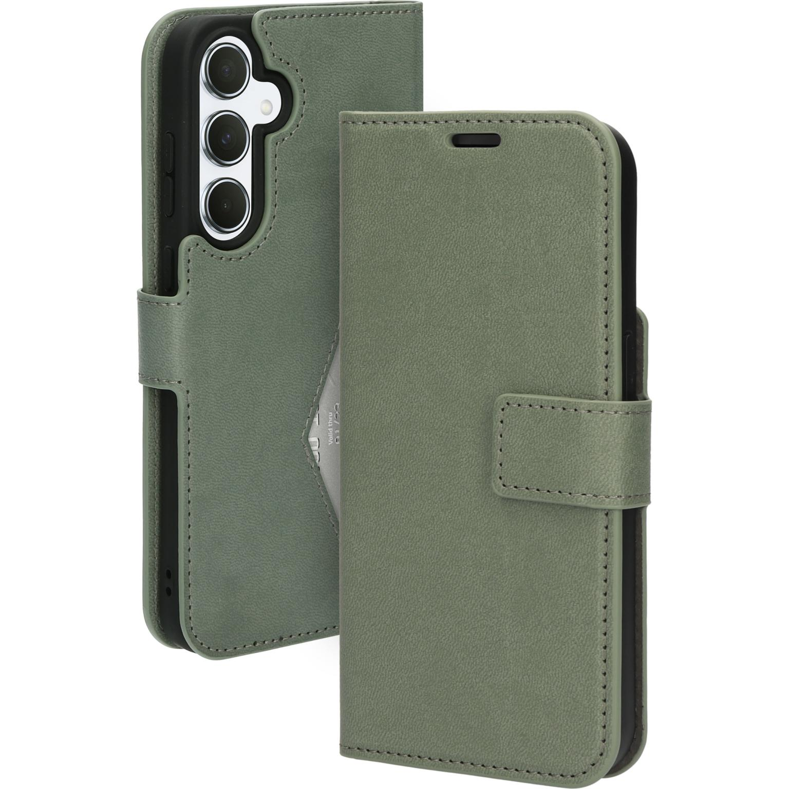 Groene telefoonhoes met kaartsleuven en een zichtbaar telefoonscherm.