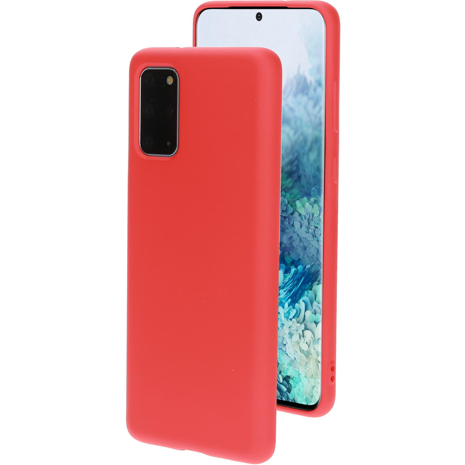 Rode telefoonhoes. Telefoon zichtbaar. Witte achtergrond. Zijaanzicht.