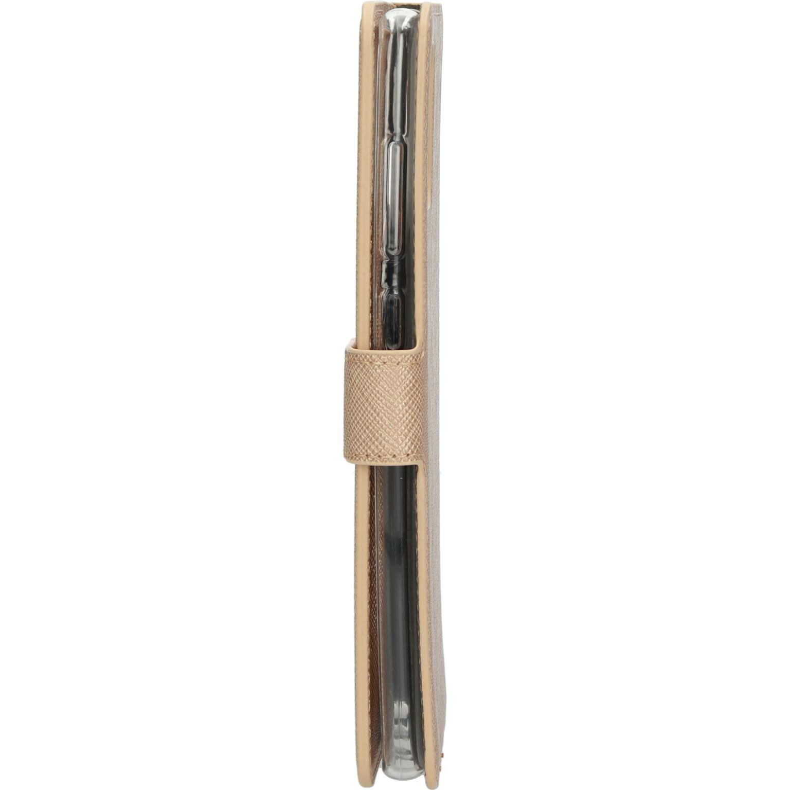 Een zijaanzicht van een telefoonportemonnee. Het is beige en heeft een riem om de telefoon te bevestigen.