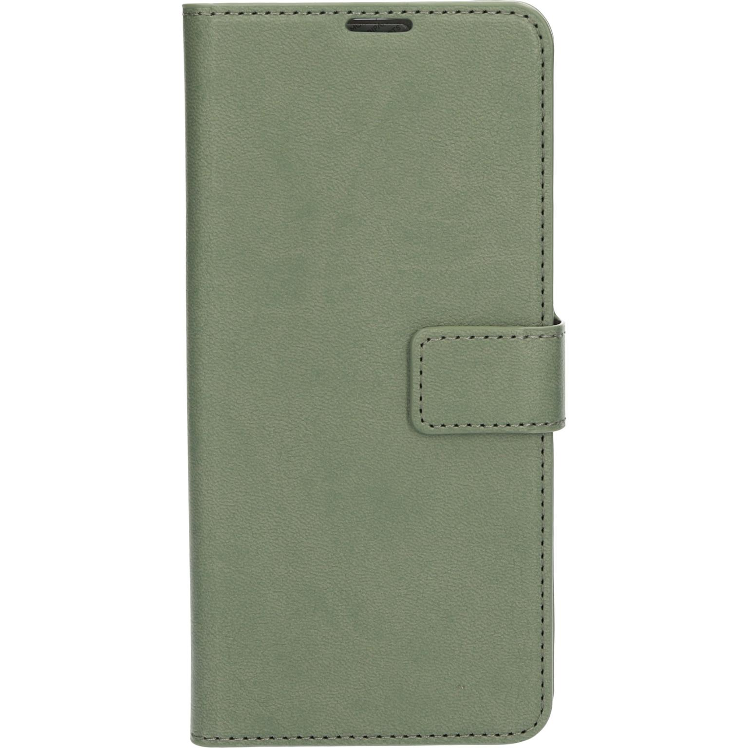 Groene leren telefoonhoes met een magnetische sluiting.