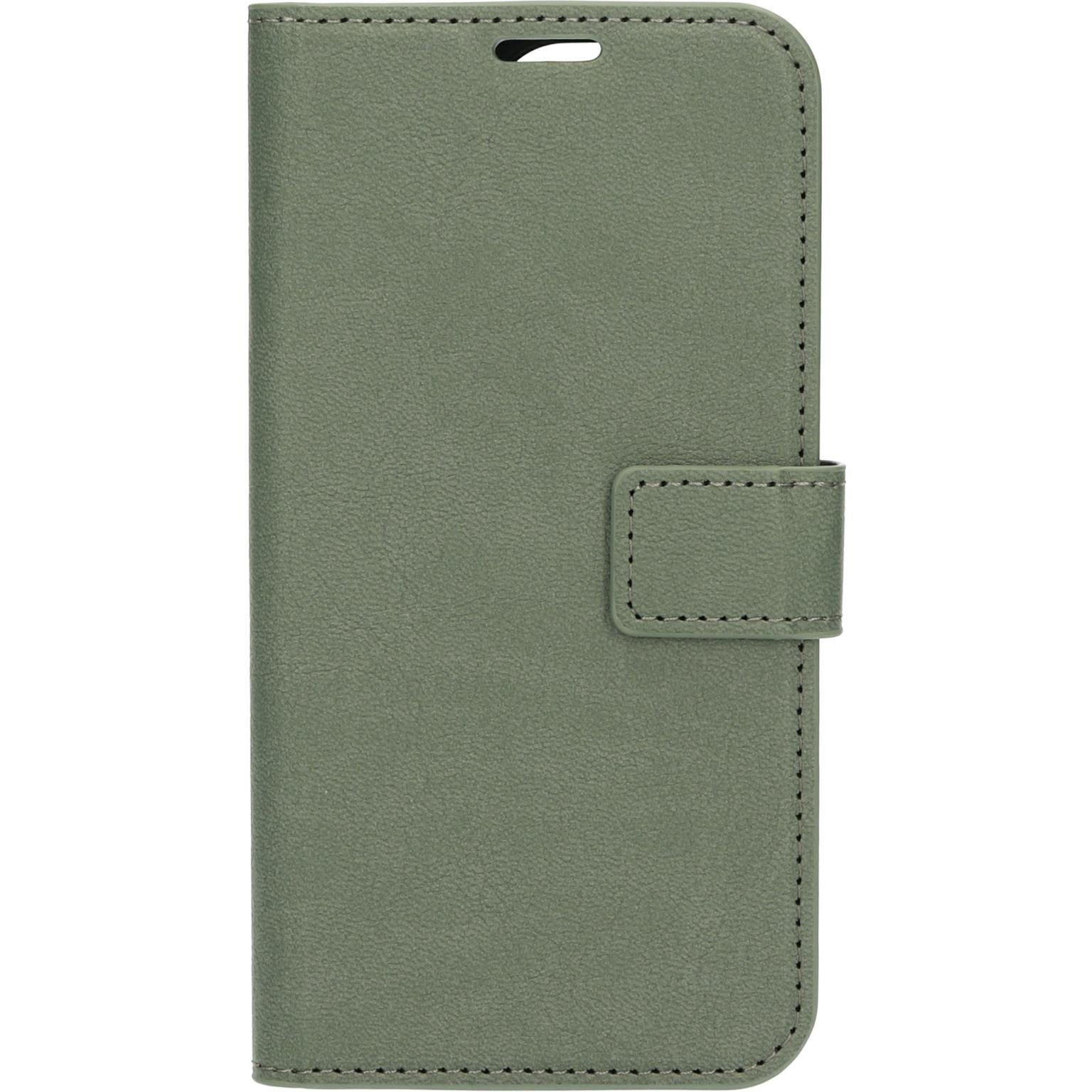 Groene leren telefoonhoes. Heeft een magnetische sluiting en stiksels op de randen.