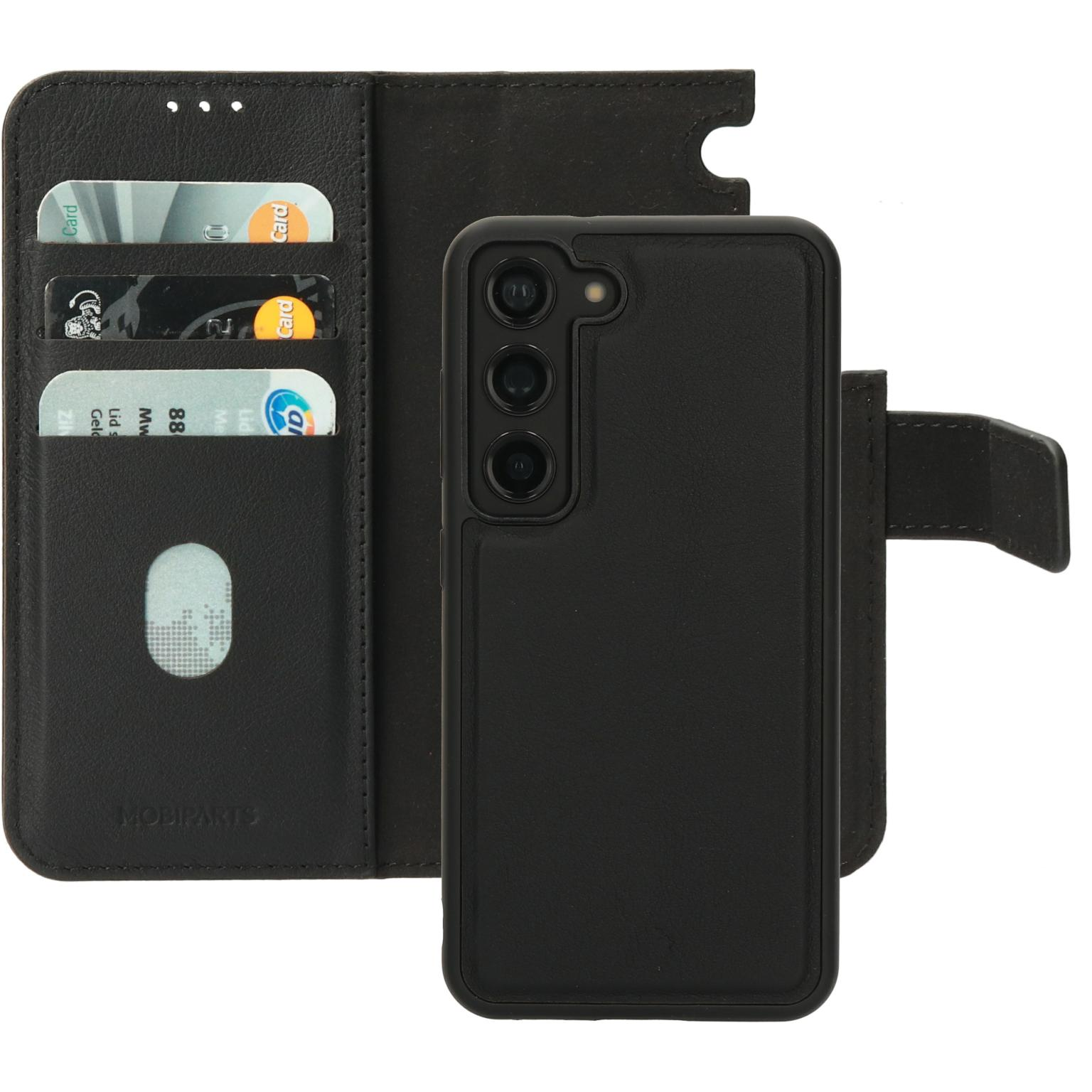 Zwarte telefoonhoes, open, met kaartsleuven en telefoon. Magnetische sluiting.