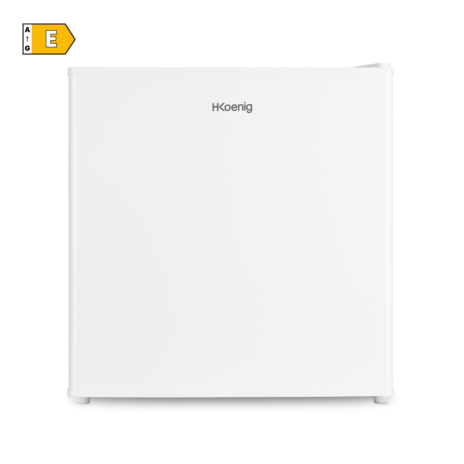 Frigorifero bianco con adesivo di efficienza energetica. Logo HKoenig sulla porta.