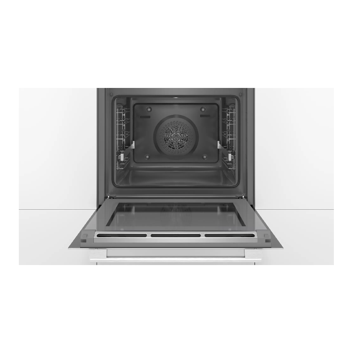Un horno abierto, mostrando el interior con rejillas, ventilador y puerta abierta.