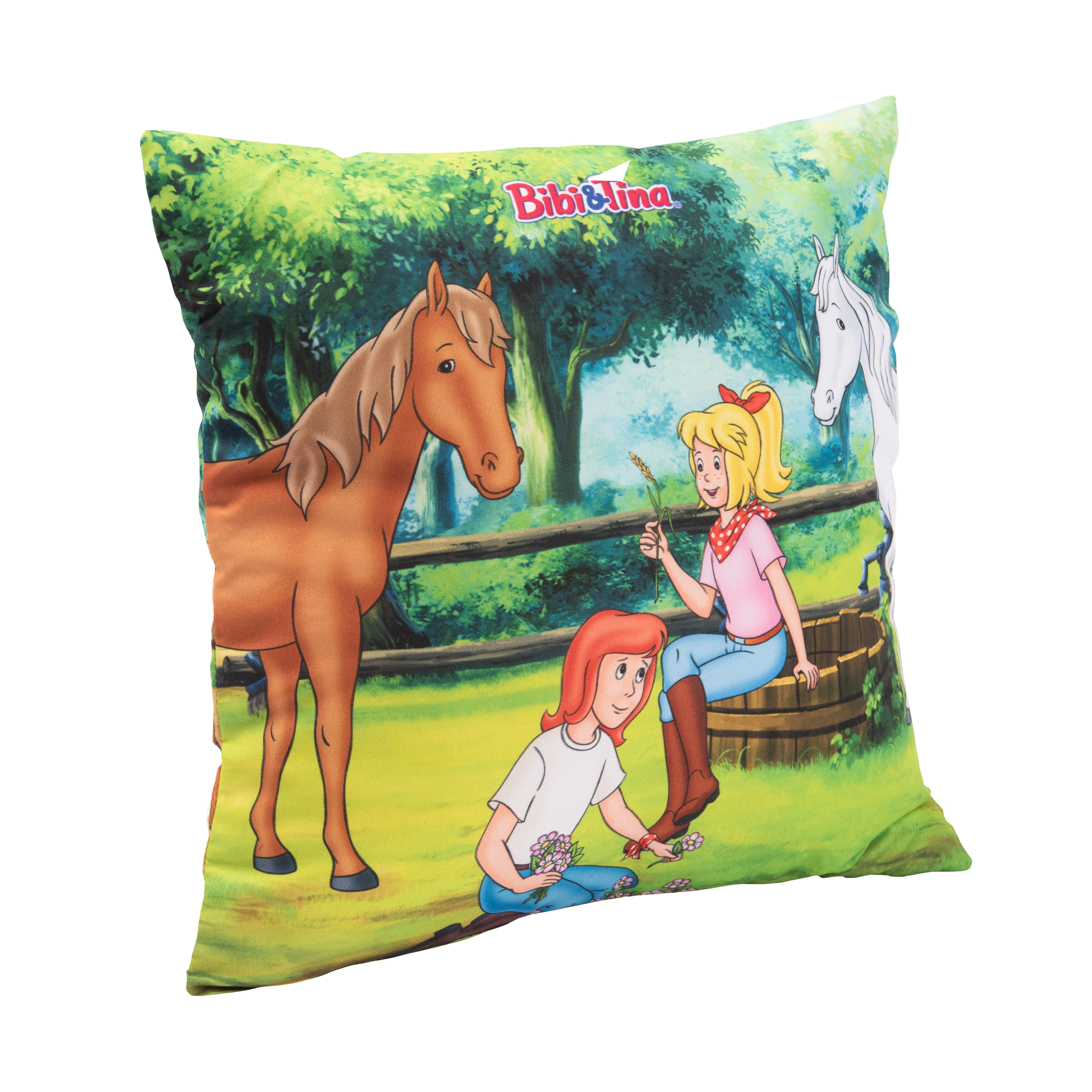Cartoon-Kissen mit Pferden und Mädchen. Szene in der Natur. Grünes Gras und Bäume im Hintergrund.